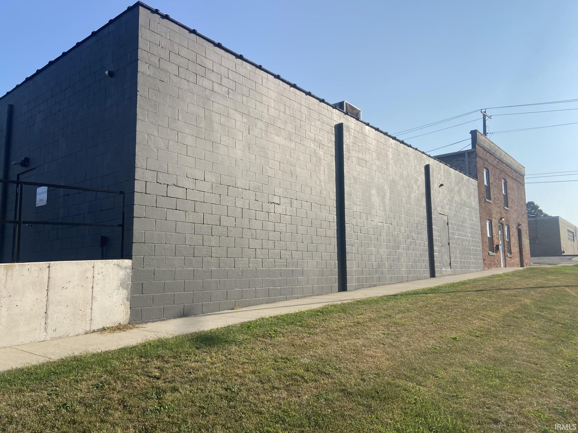 Photo 3 of 111 W Hazel Street