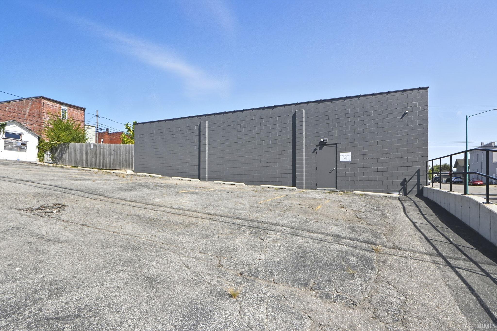 Photo 4 of 111 W Hazel Street