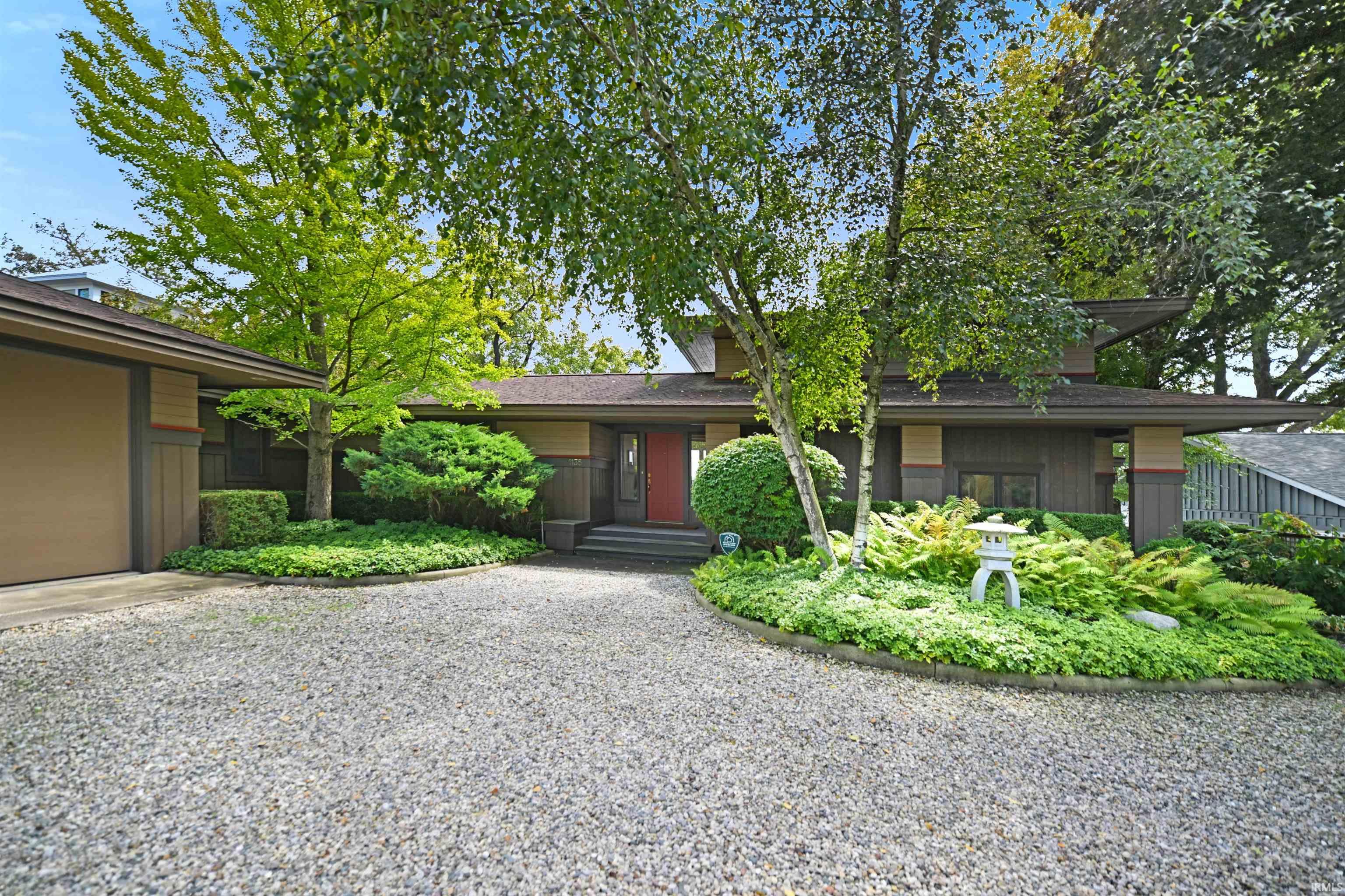Photo 1 of 1135 E Northshore Drive