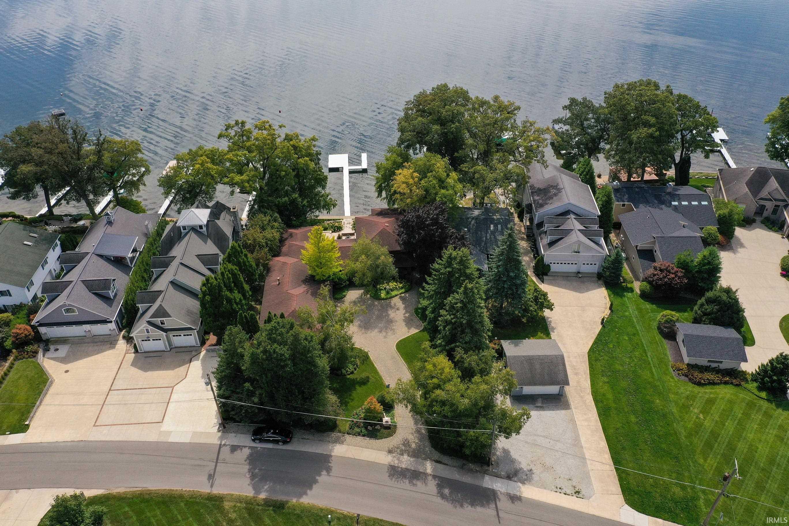 Photo 2 of 1135 E Northshore Drive