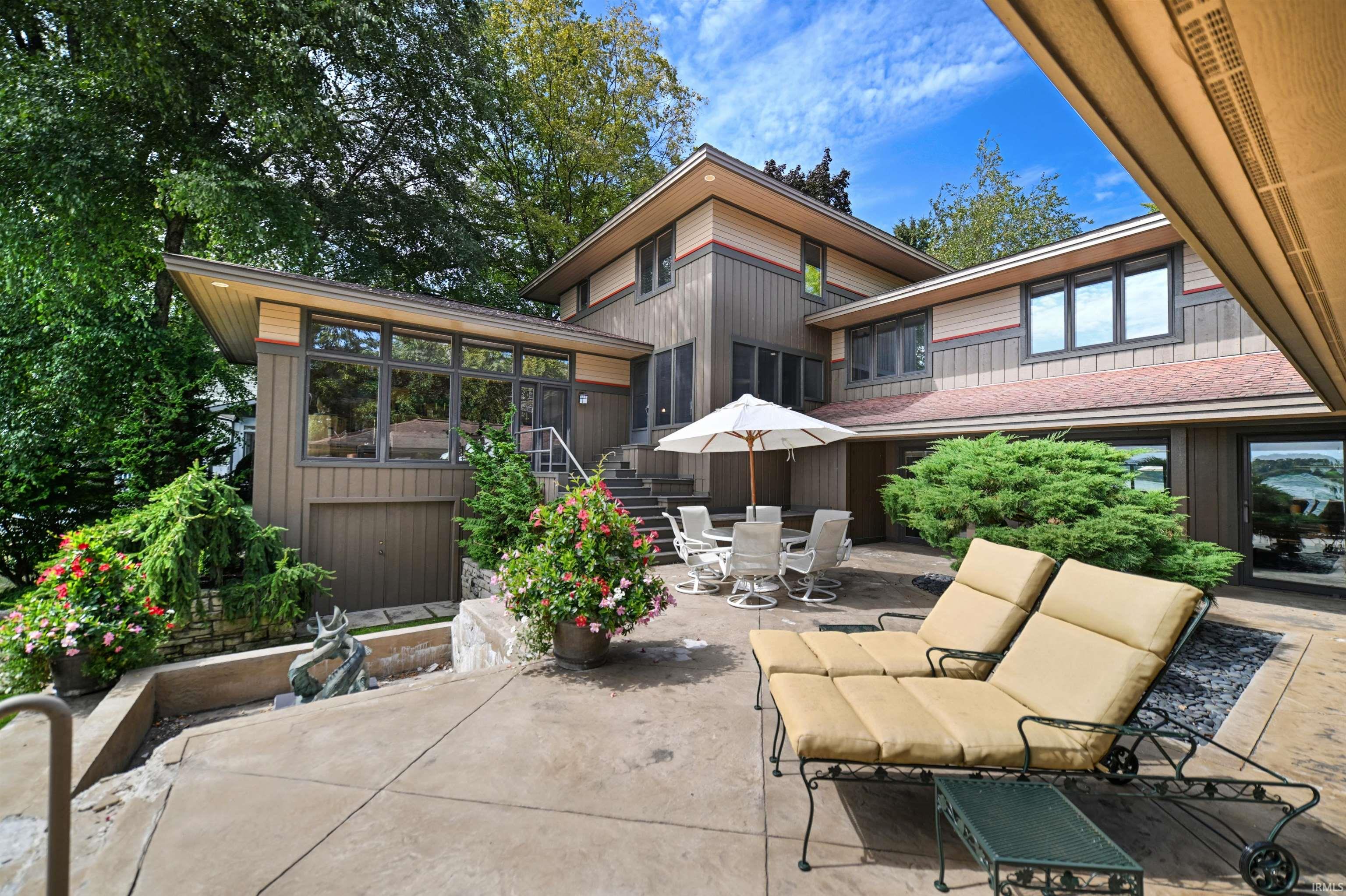 Photo 4 of 1135 E Northshore Drive