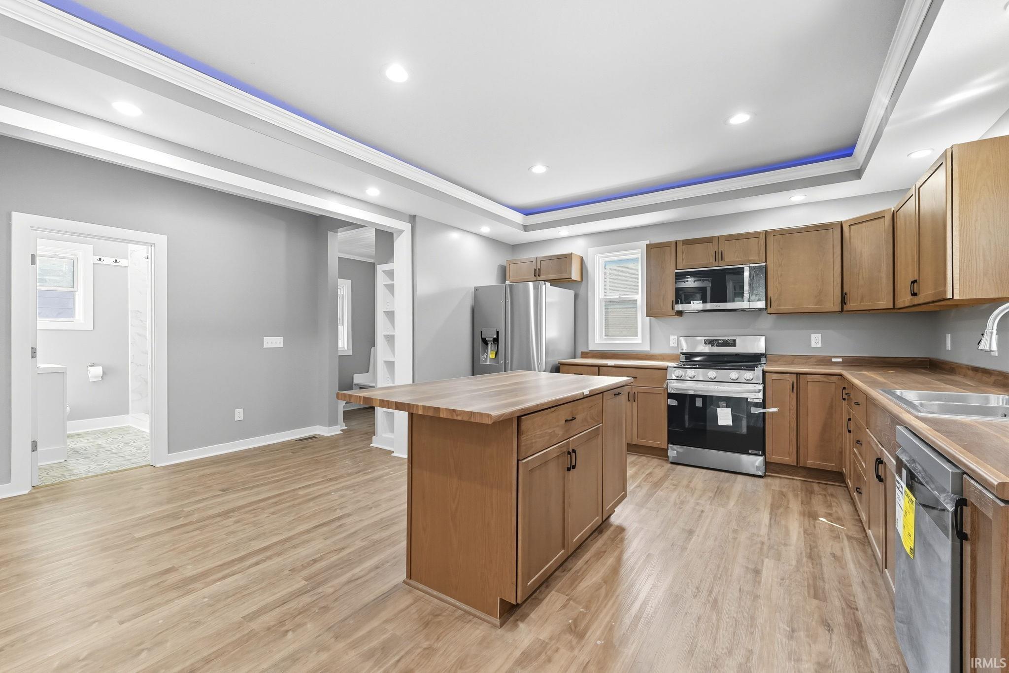 Photo 6 of 1040 Delaware Avenue