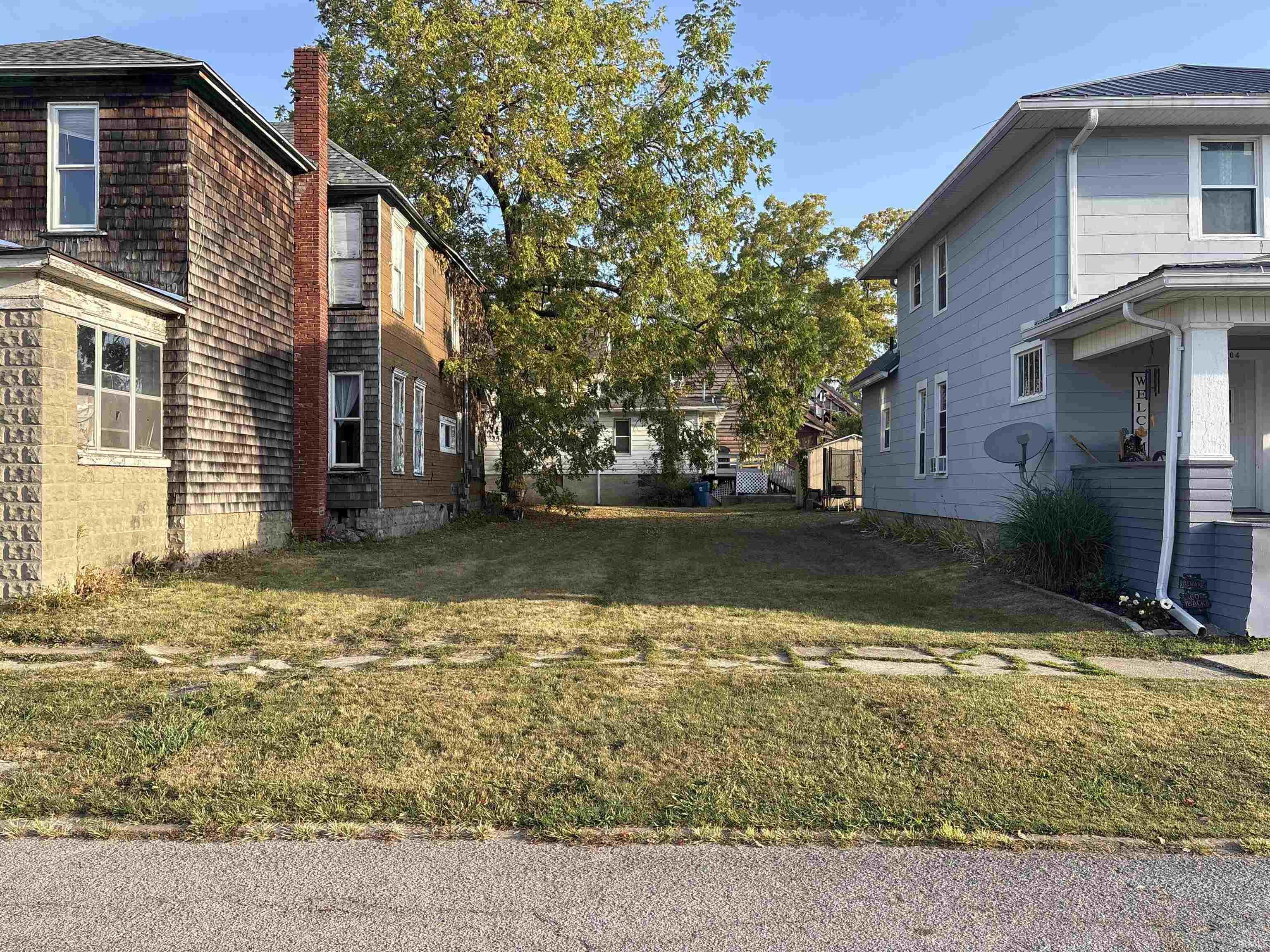 Photo 0 of 202 E King Street