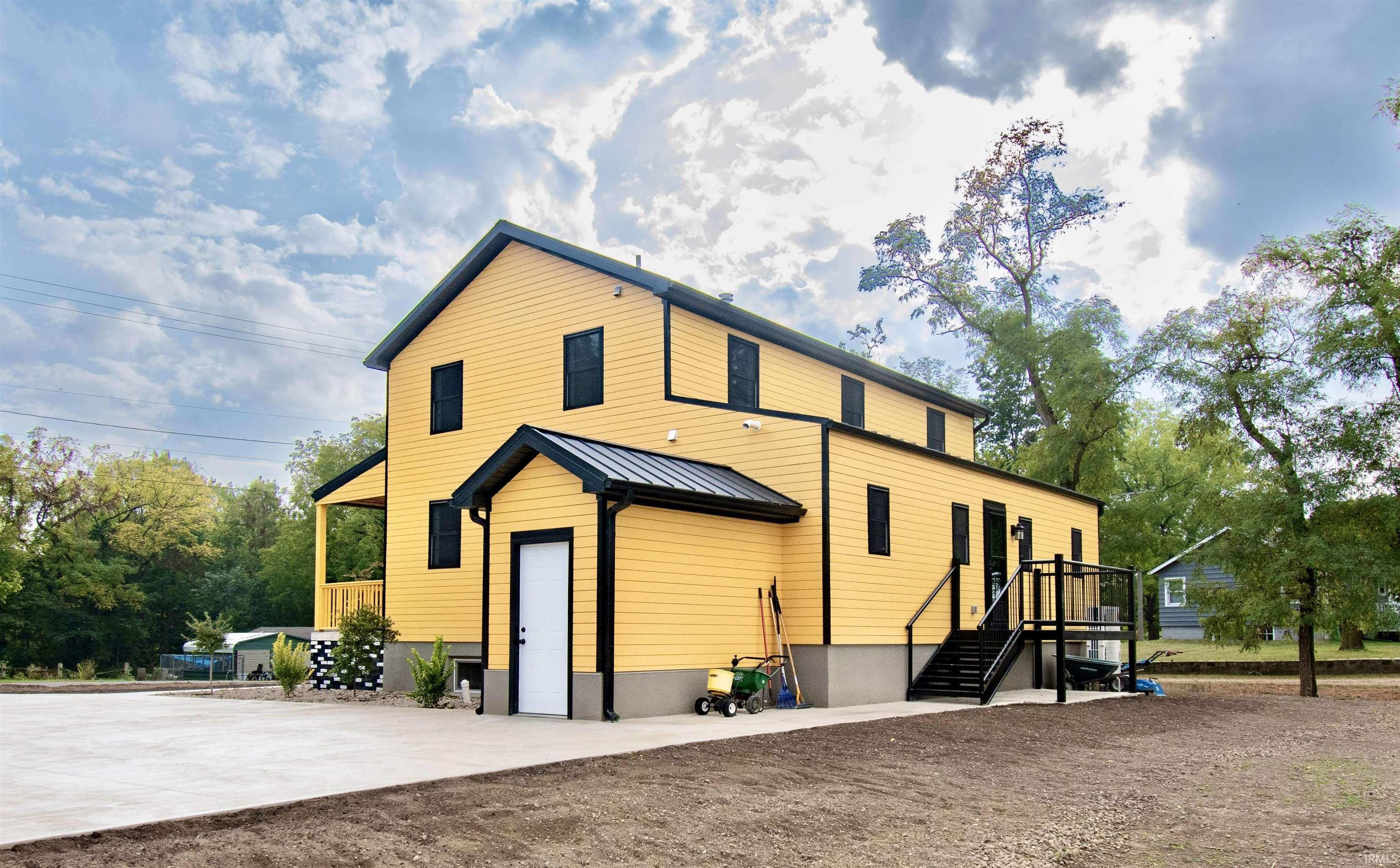 Photo 1 of 115 E Wolcott Street