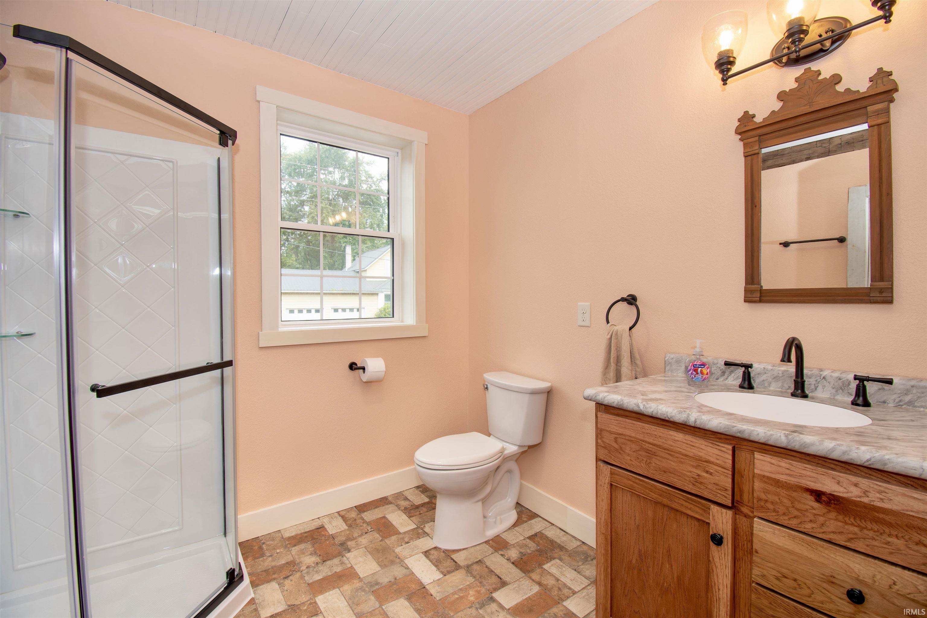 Photo 16 of 115 E Wolcott Street