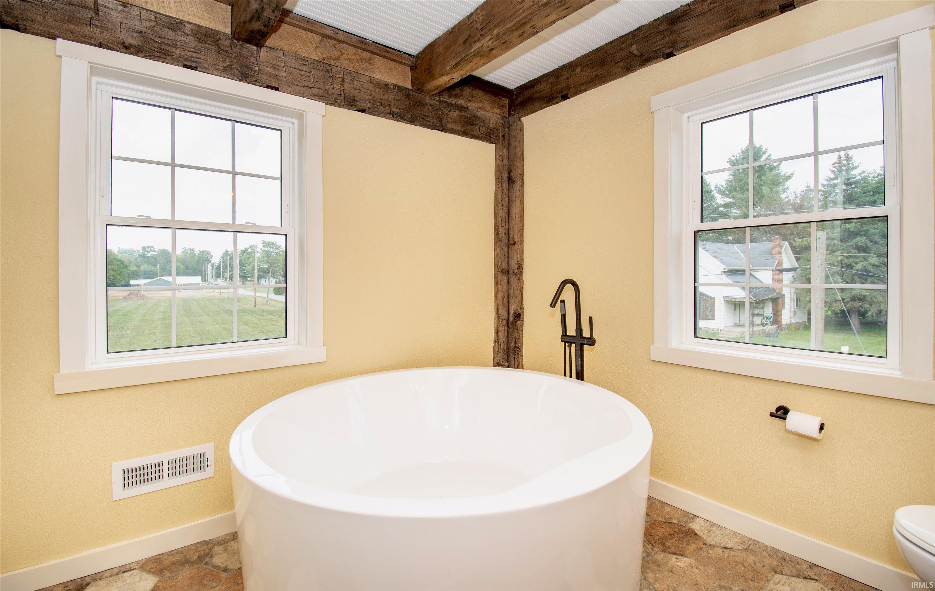 Photo 25 of 115 E Wolcott Street