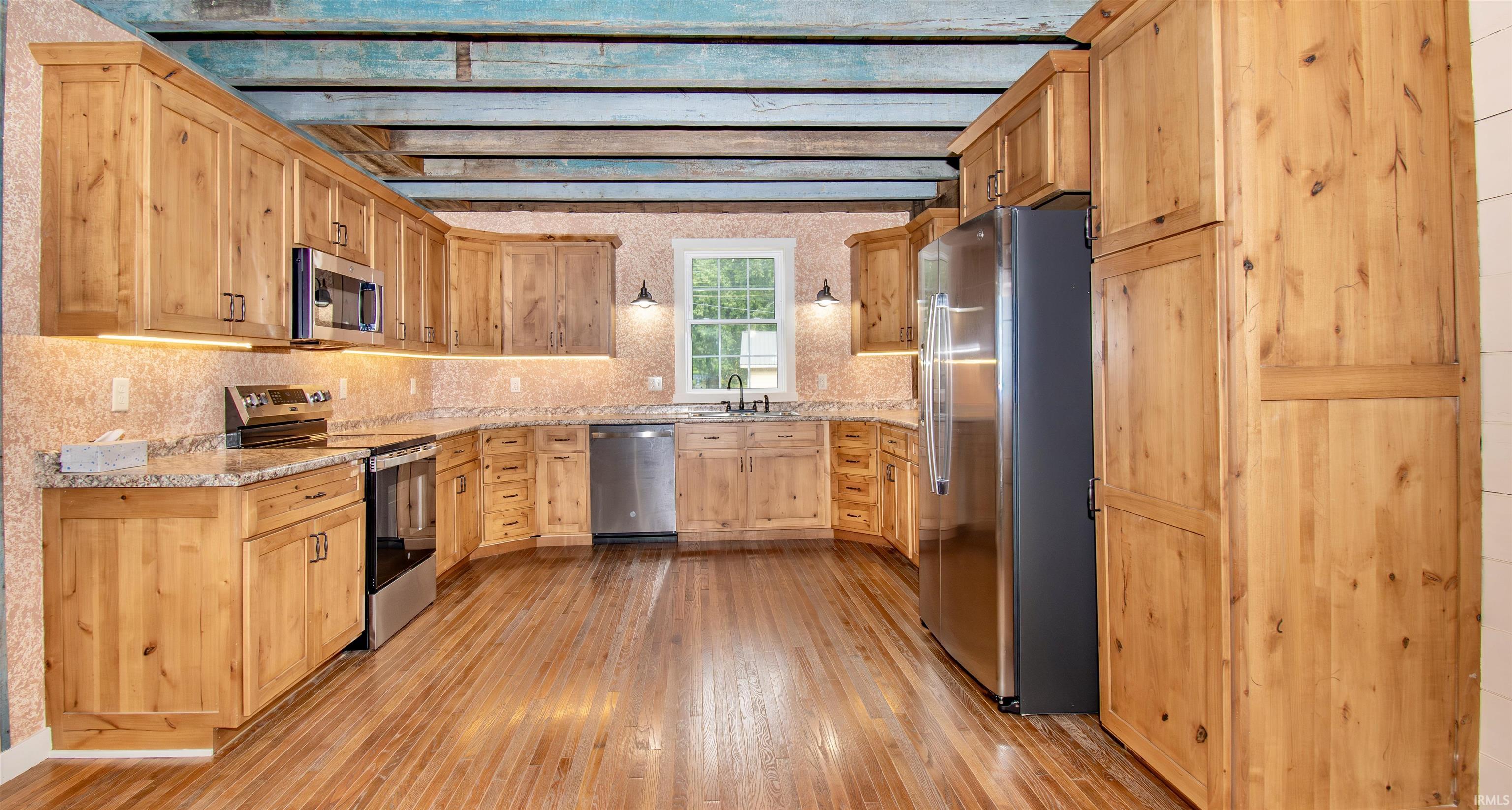 Photo 8 of 115 E Wolcott Street