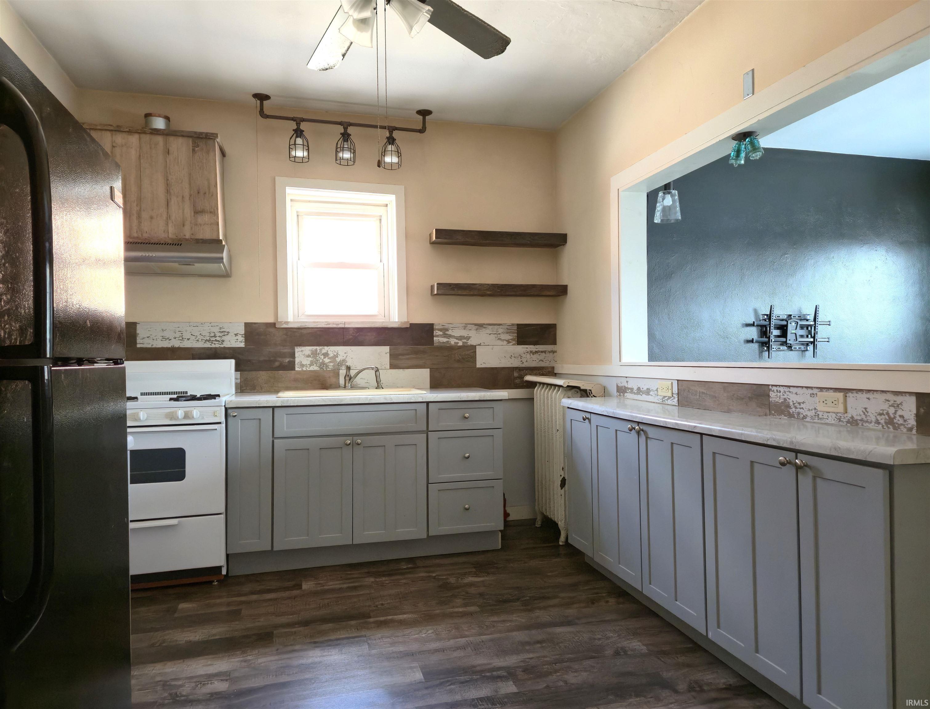 Photo 10 of 114 E Main Street