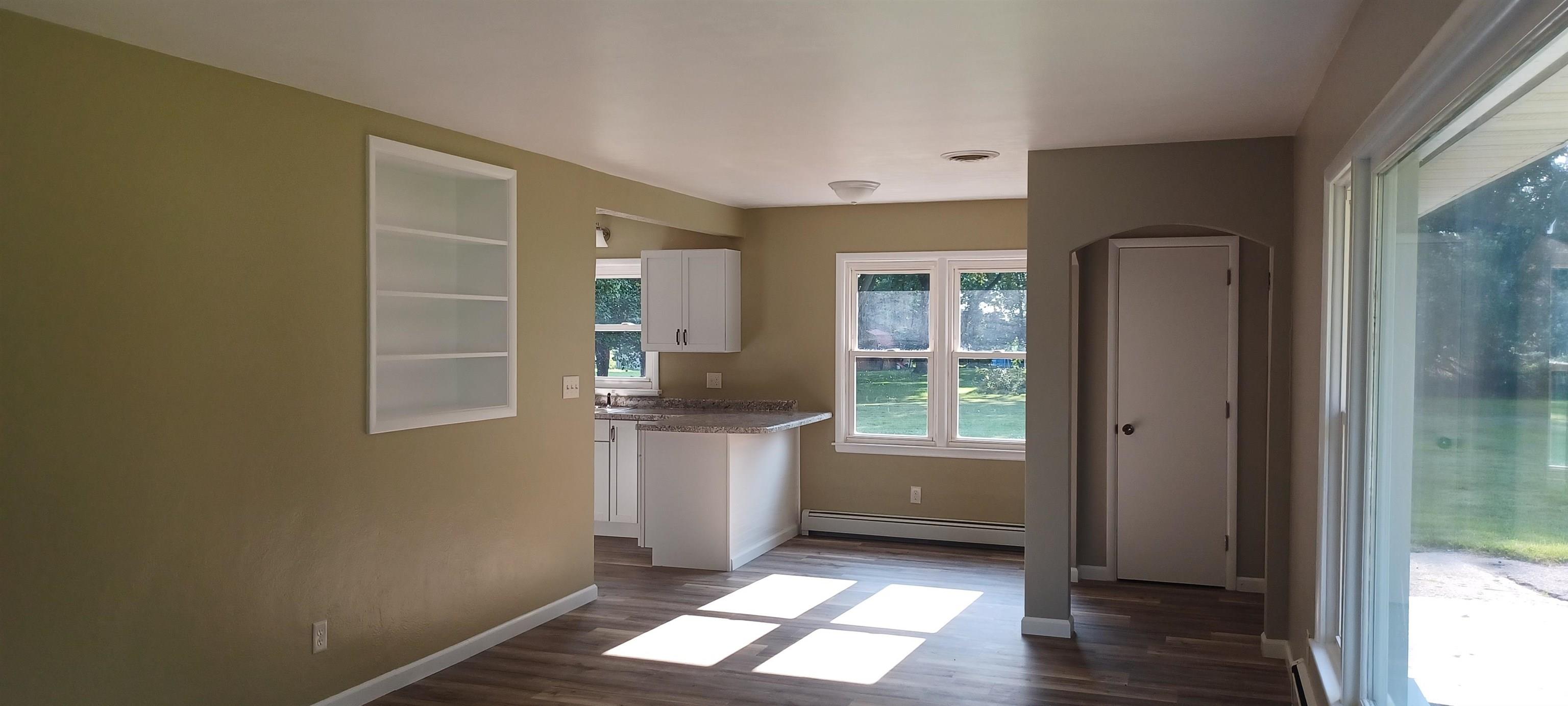 Photo 4 of 327 E Main Street