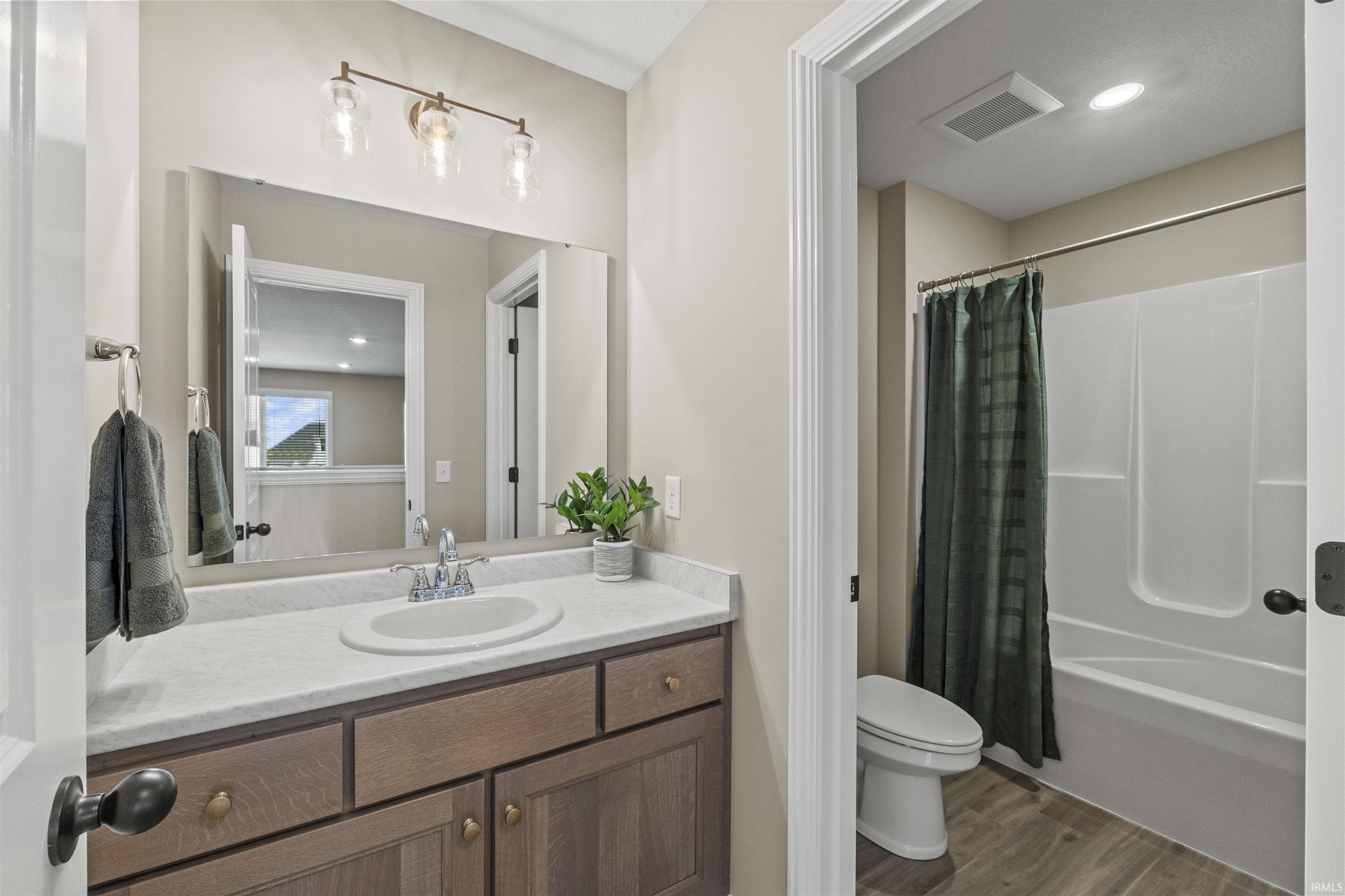 Photo 25 of 12616 Memory Lane