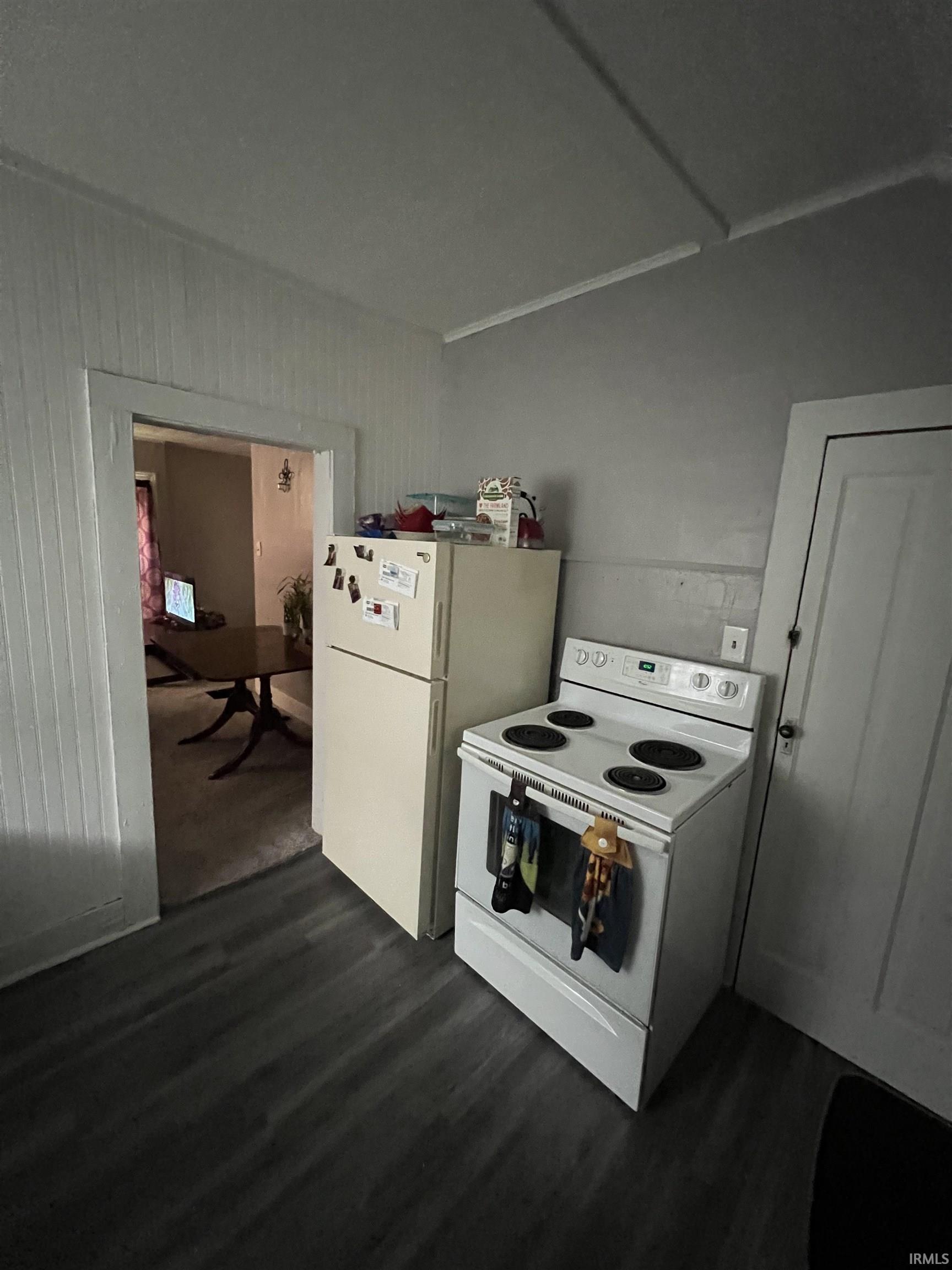 Photo 2 of 220 E Van Buren Street