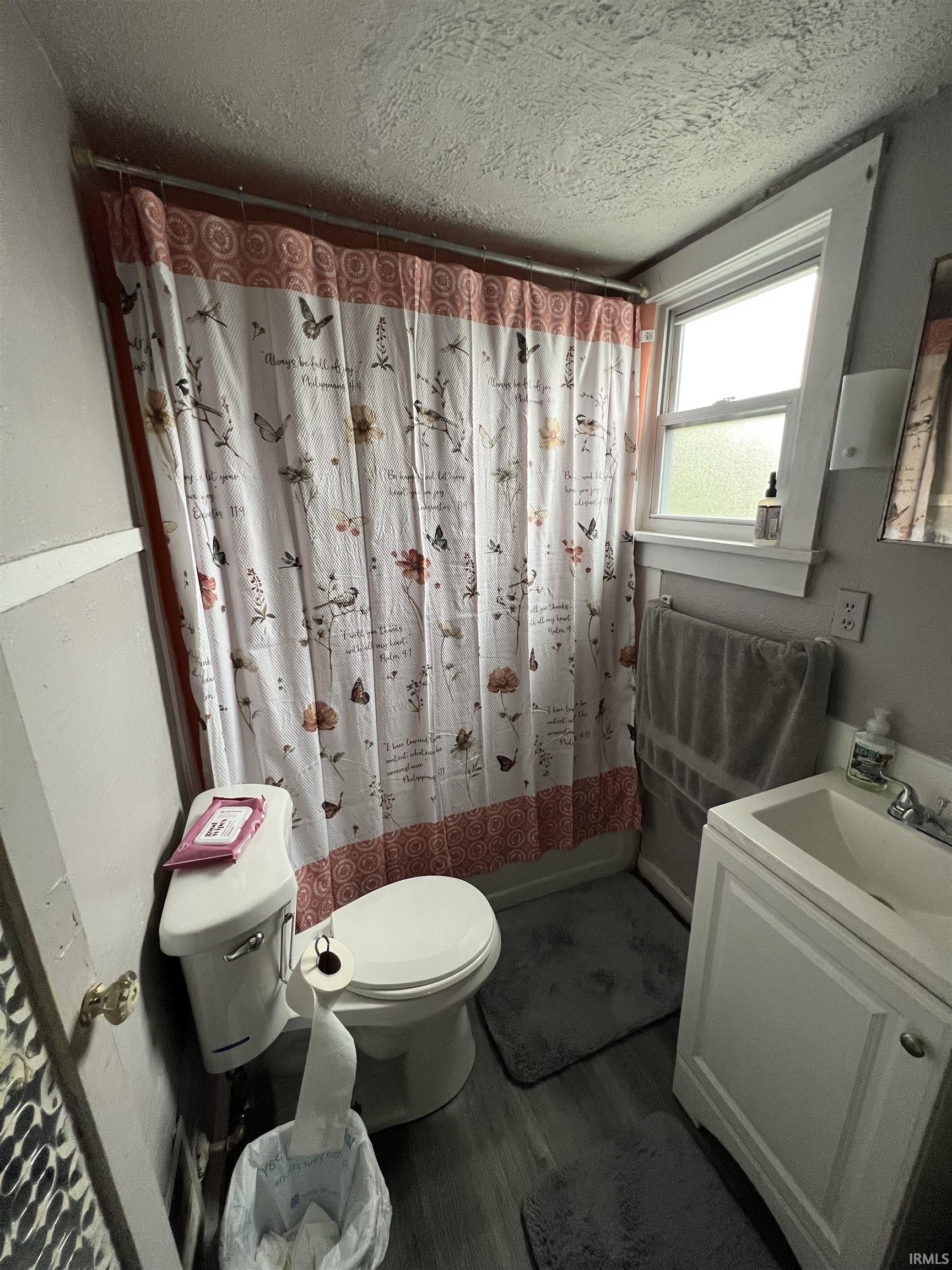 Photo 3 of 220 E Van Buren Street