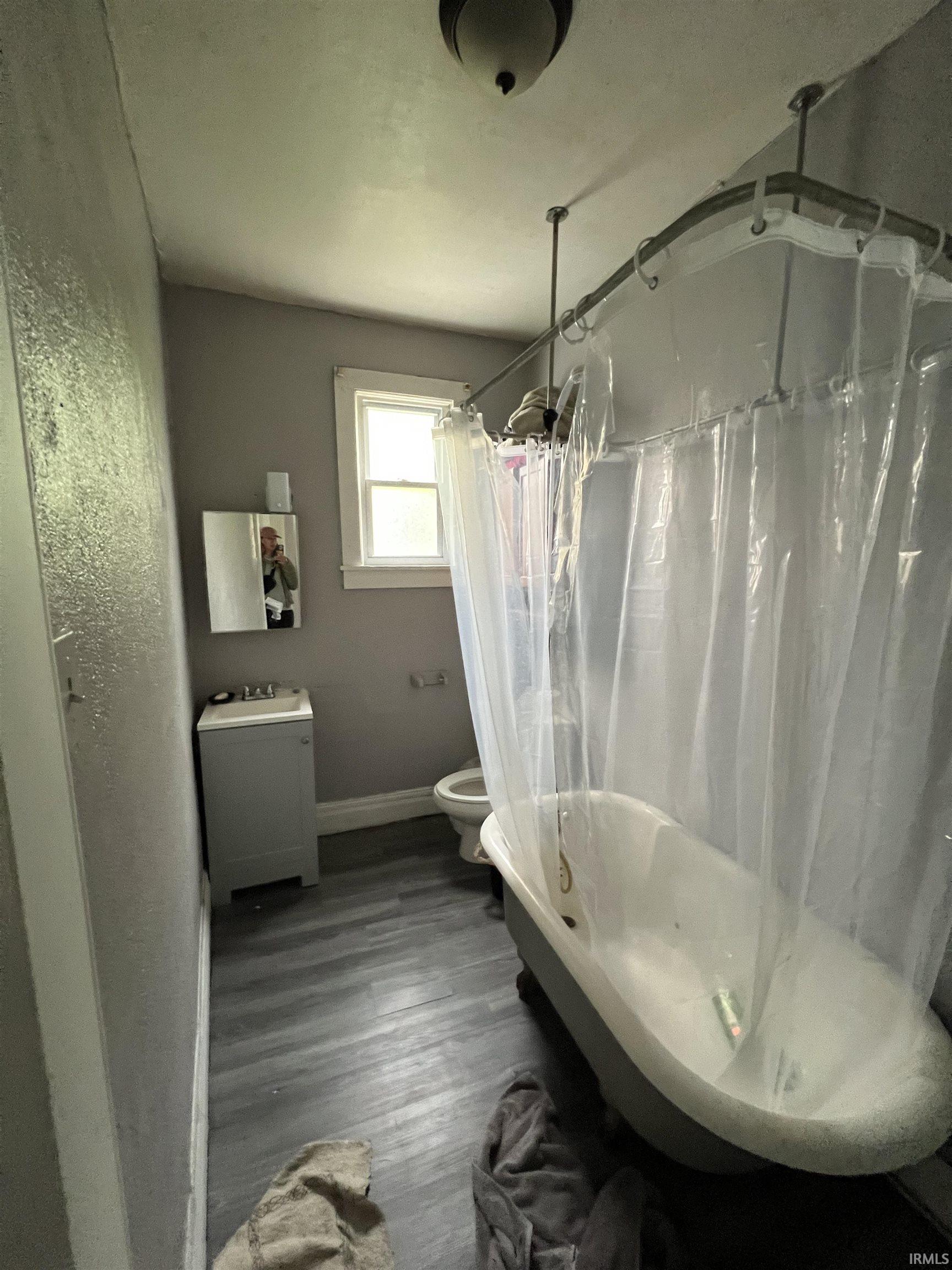 Photo 4 of 220 E Van Buren Street