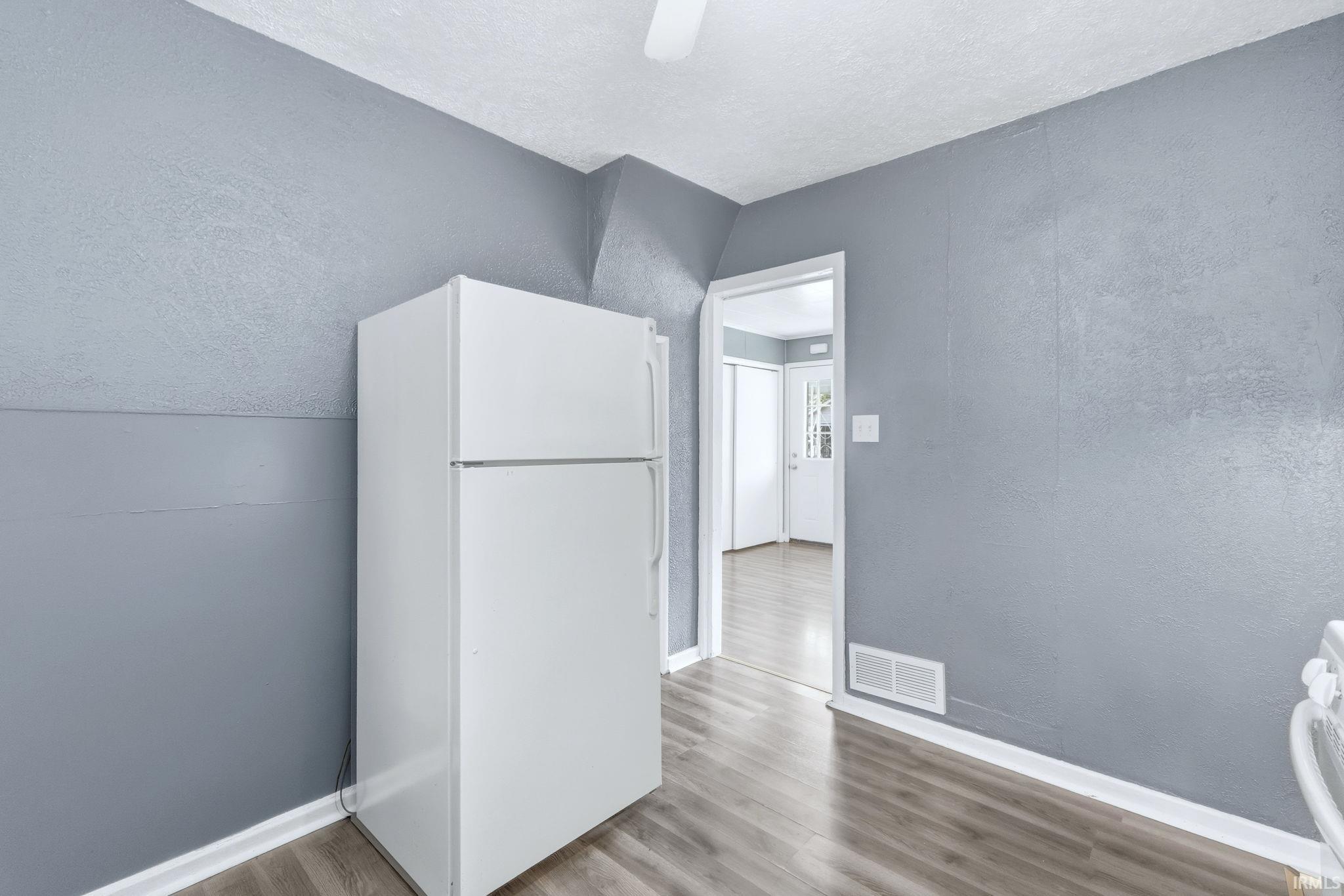 Photo 10 of 2747 Abbott Street