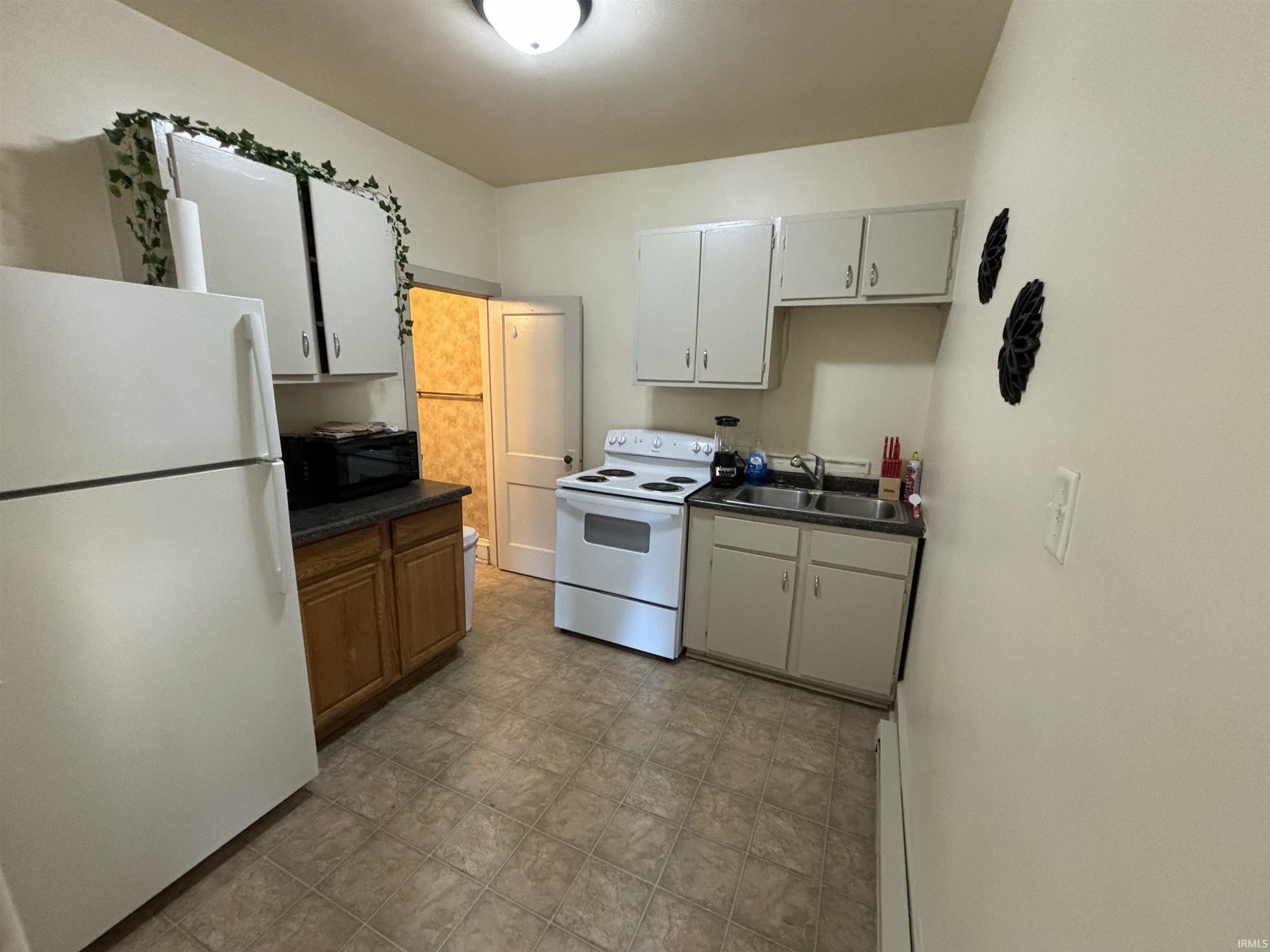 Photo 17 of 4013 S Wayne Avenue