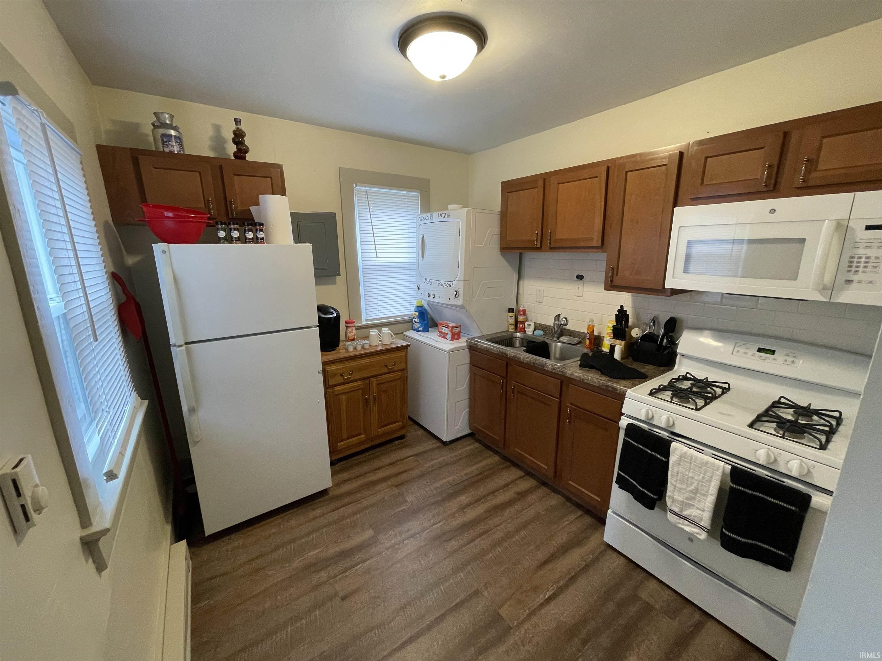 Photo 2 of 4013 S Wayne Avenue