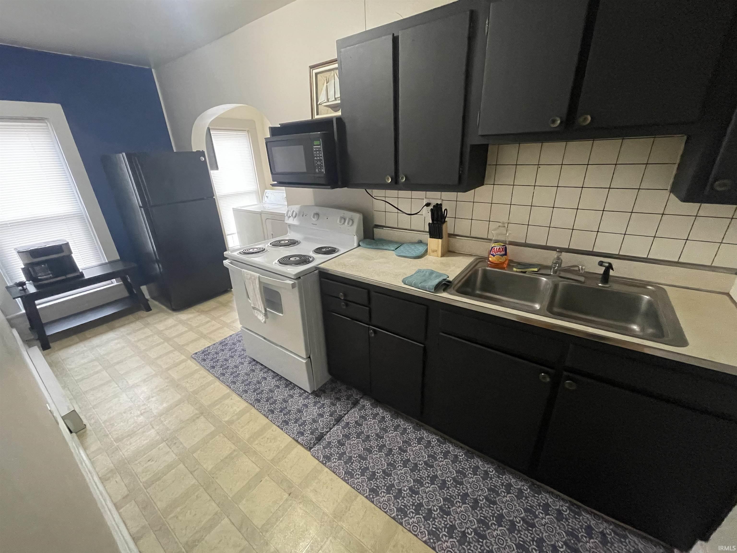 Photo 7 of 4013 S Wayne Avenue