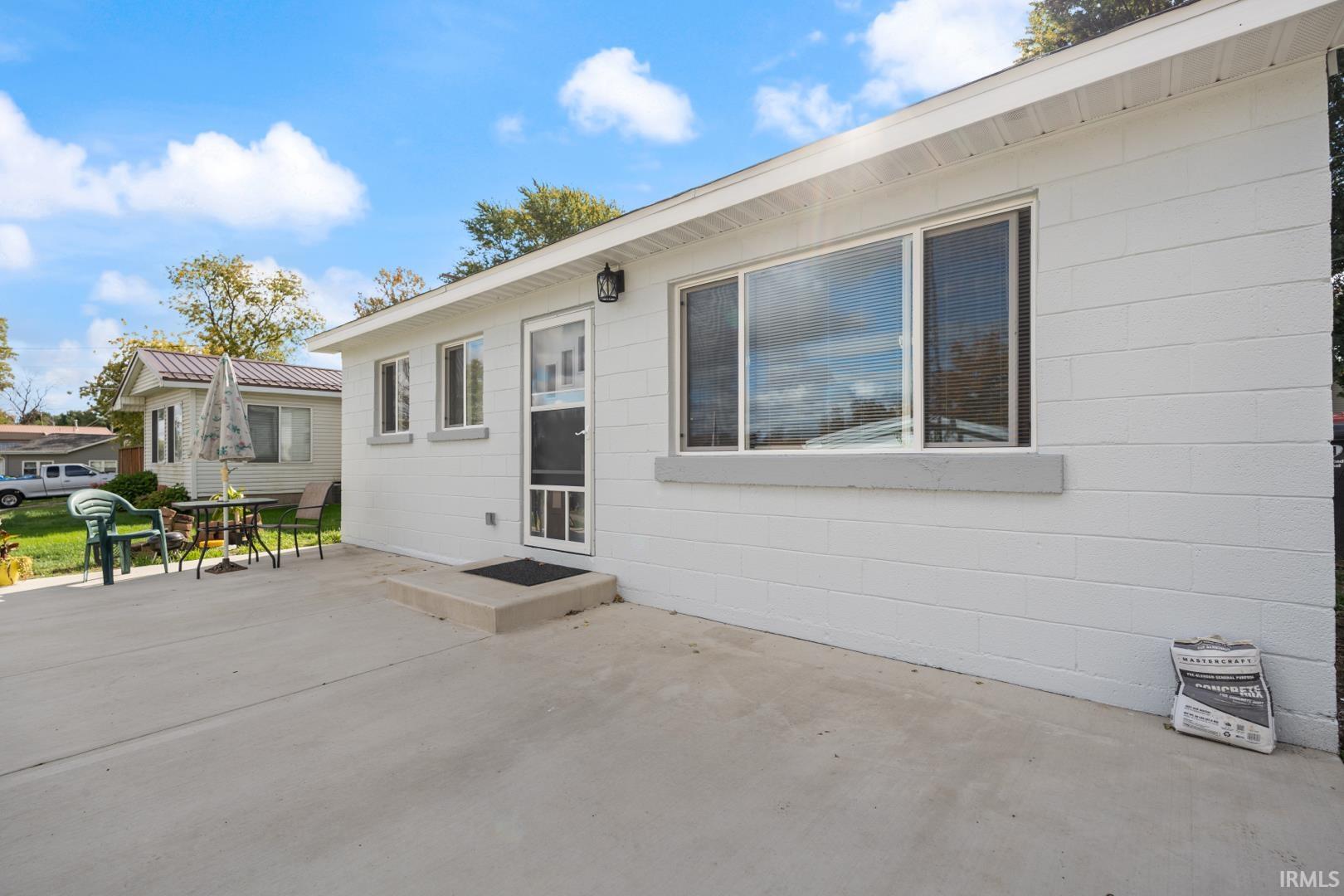 Photo 3 of 8727 S Hill Drive