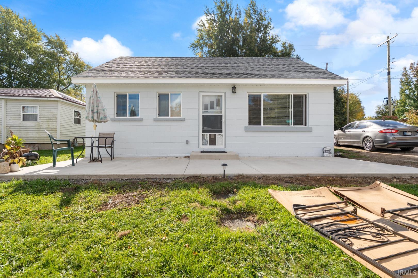 Photo 4 of 8727 S Hill Drive