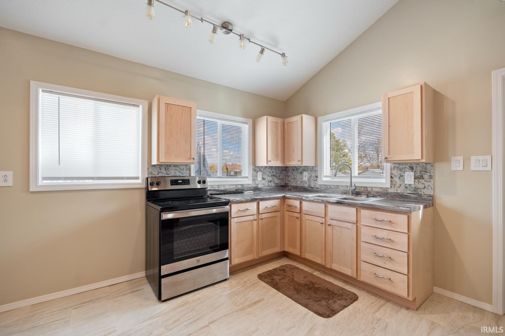 Photo 6 of 8727 S Hill Drive