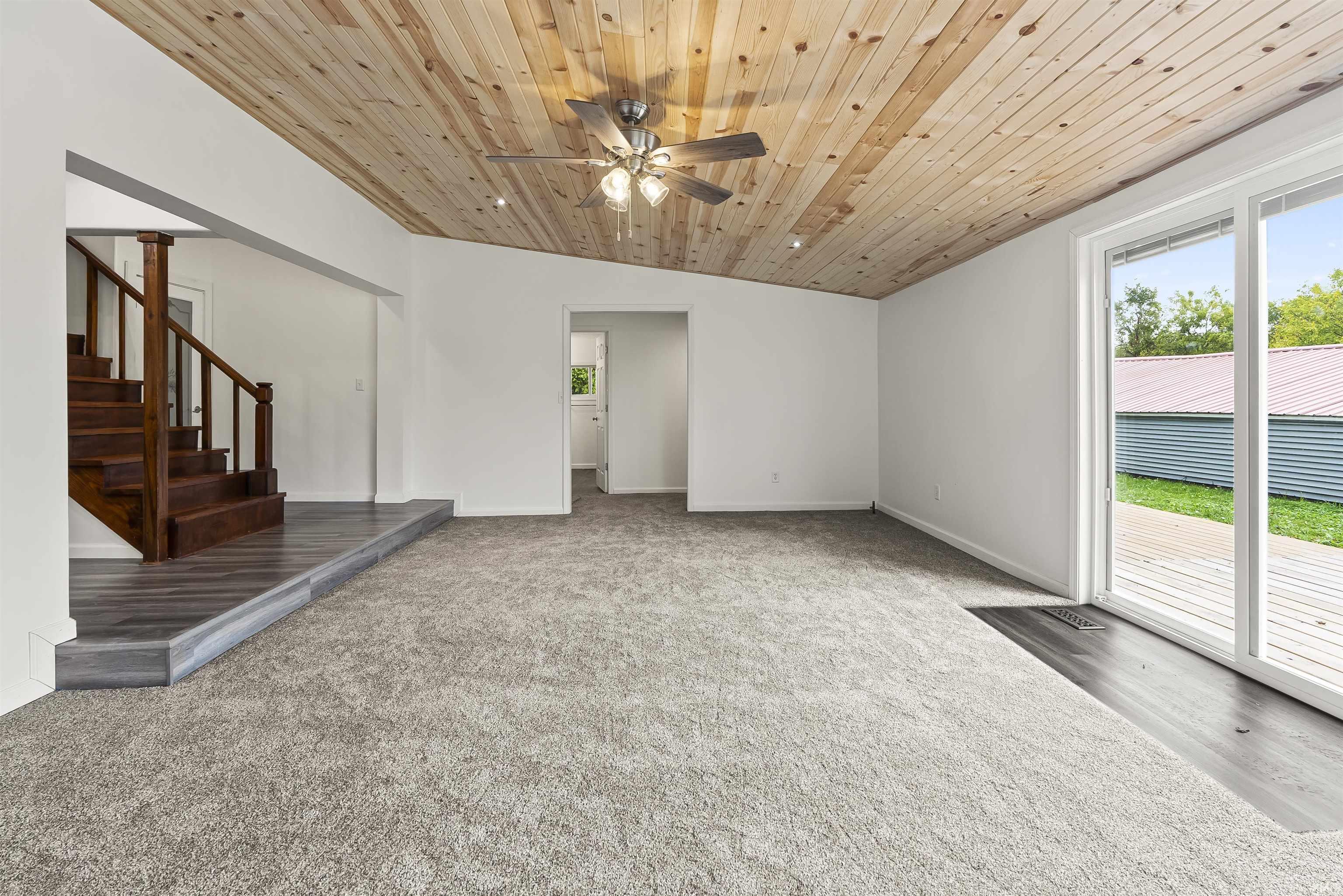 Photo 17 of 1038 W 200 S