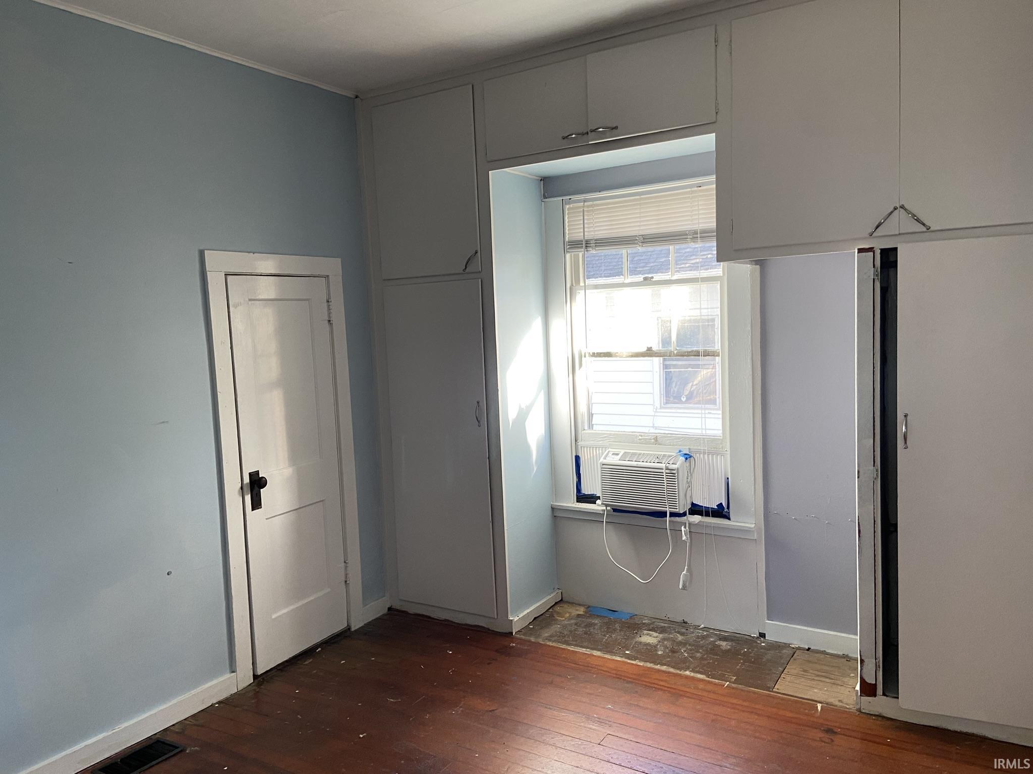 Photo 4 of 207 S Market Street