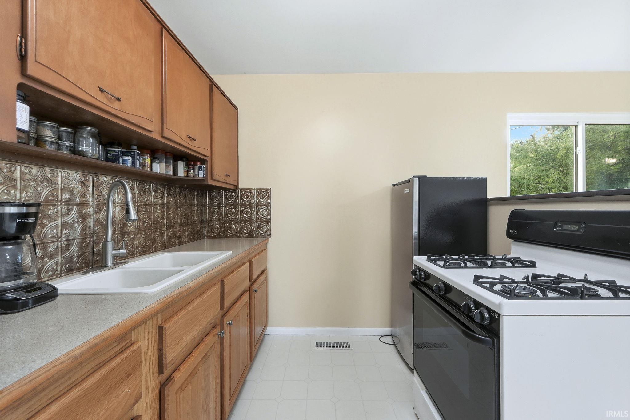 Photo 10 of 411 Sara Drive