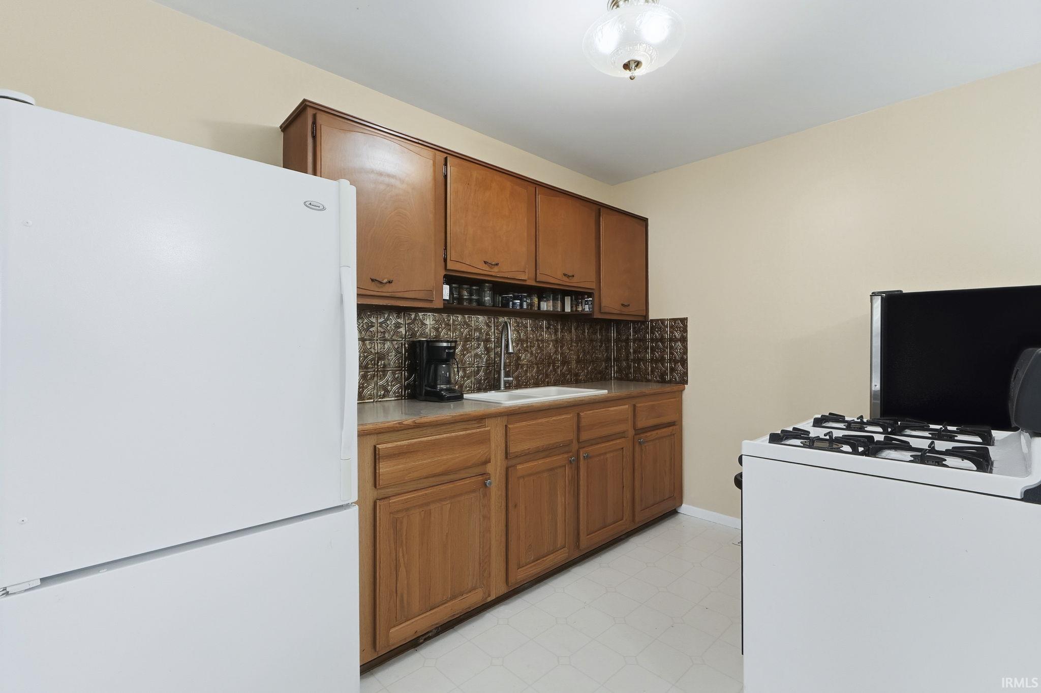 Photo 8 of 411 Sara Drive