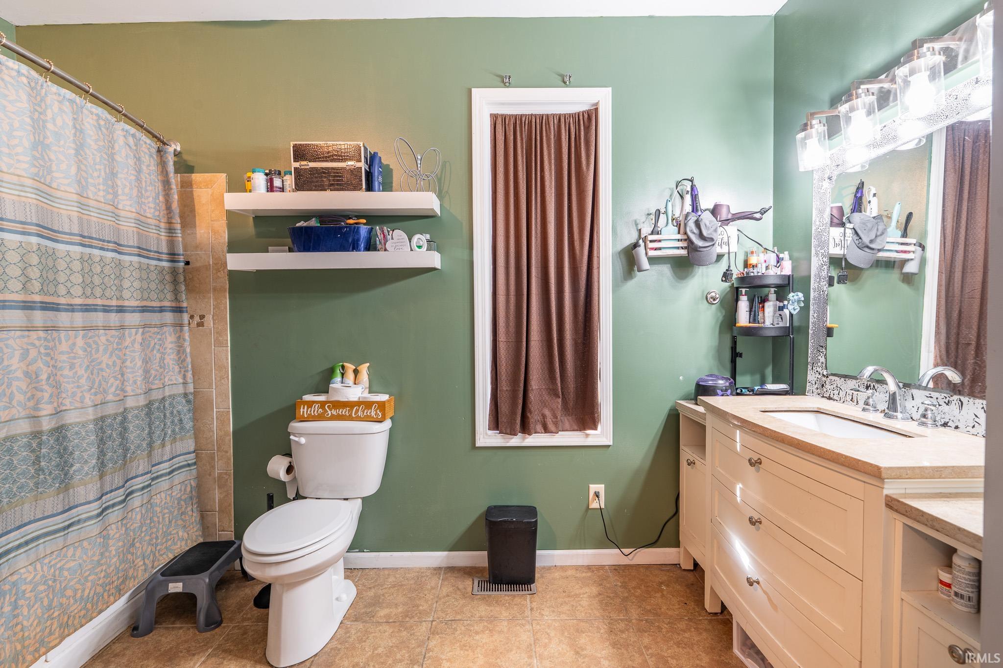 Photo 18 of 472 Vermont Street