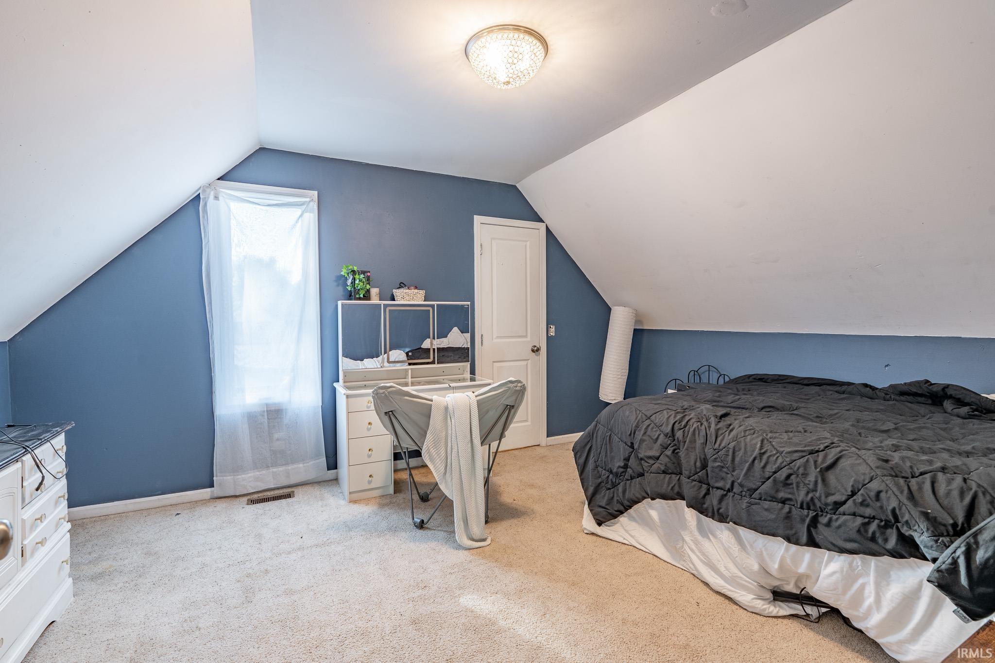 Photo 22 of 472 Vermont Street