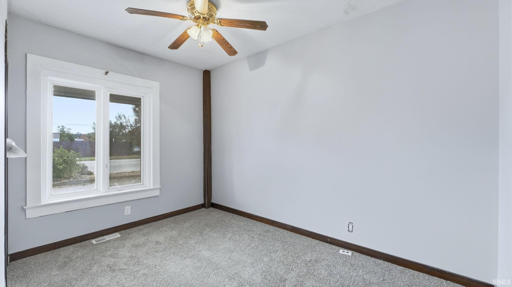 Photo 11 of 1511 State Road 930 E Road