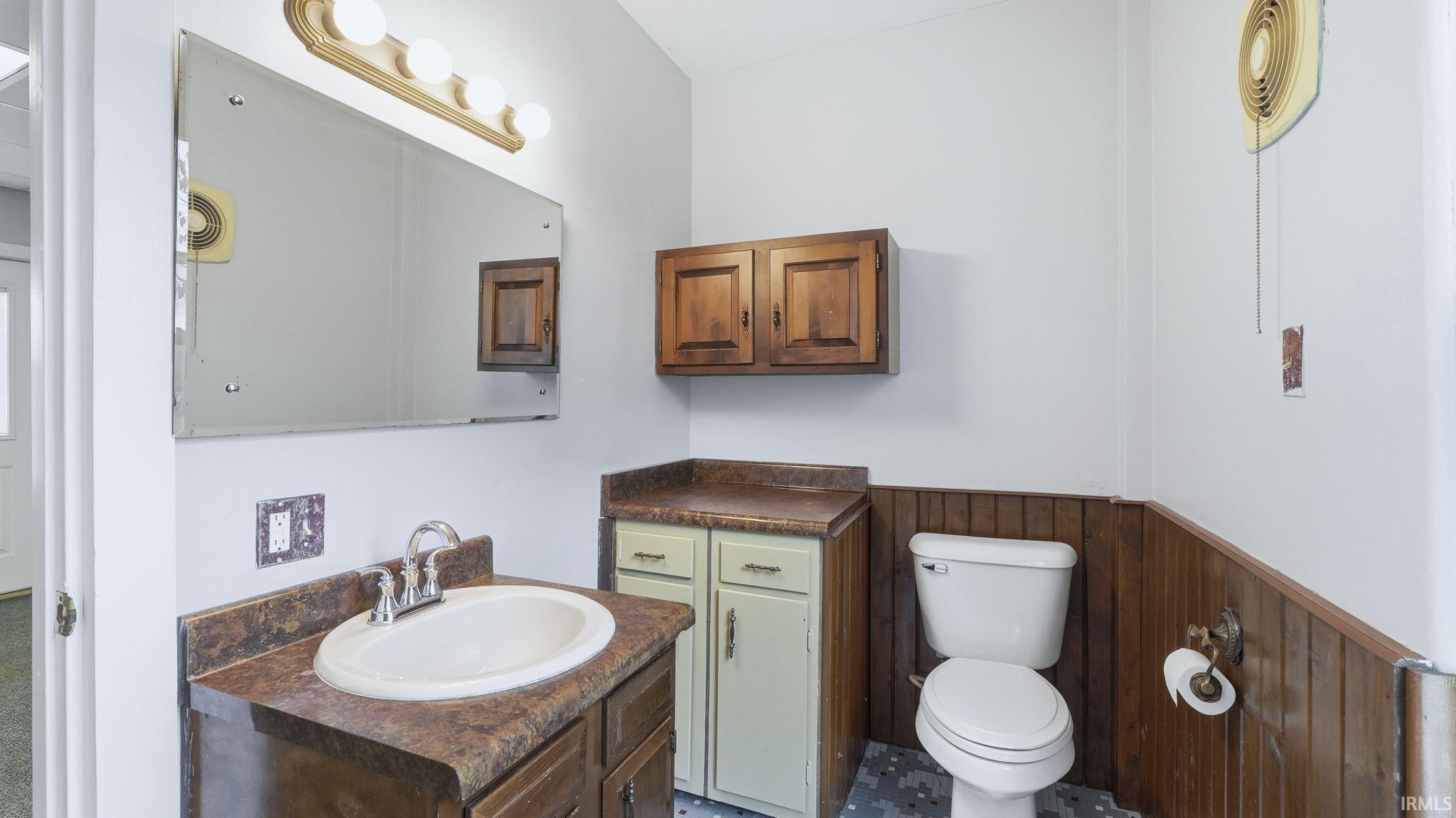 Photo 19 of 1511 State Road 930 E Road