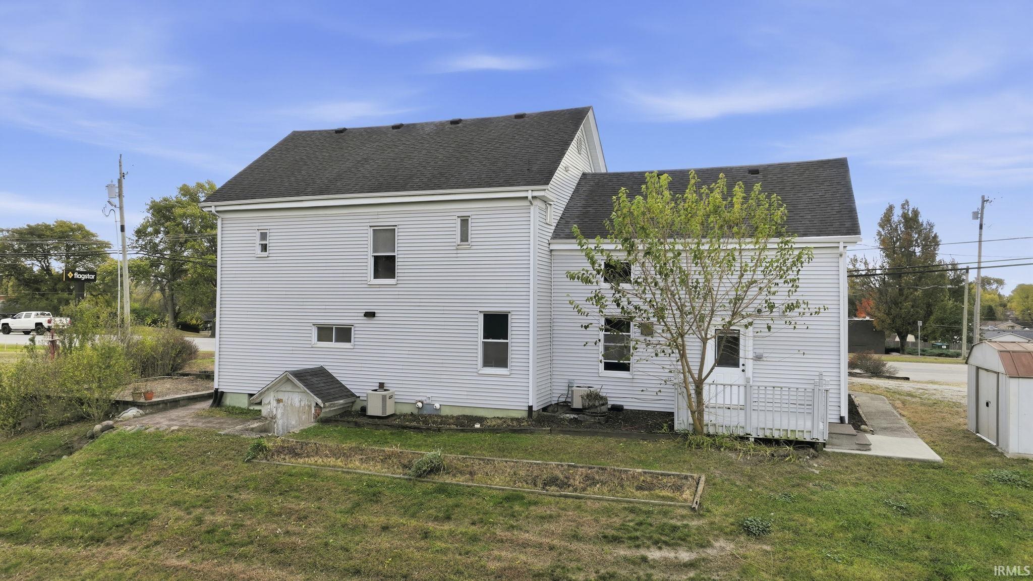 Photo 34 of 1511 State Road 930 E Road