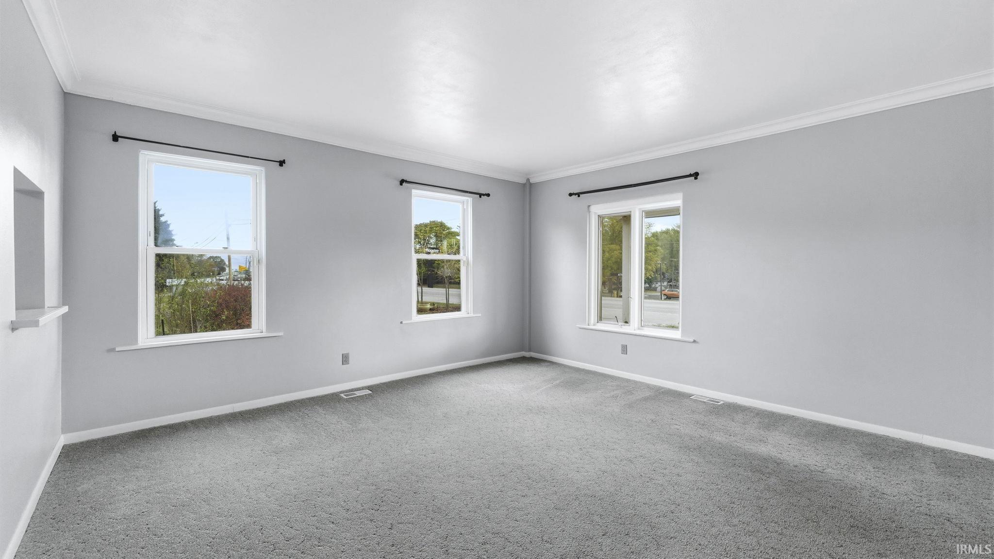 Photo 5 of 1511 State Road 930 E Road