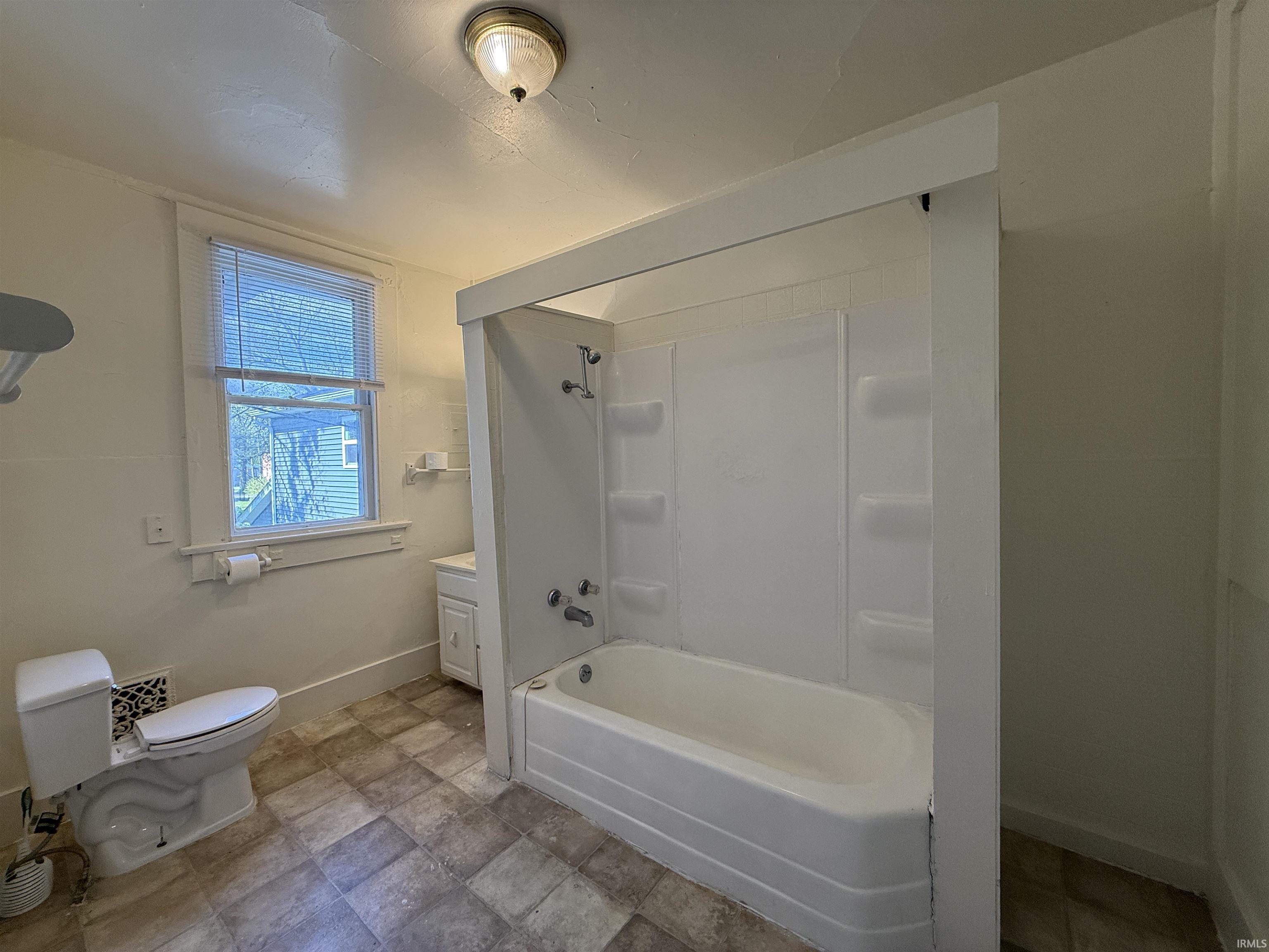 Photo 4 of 240 E Butler Street