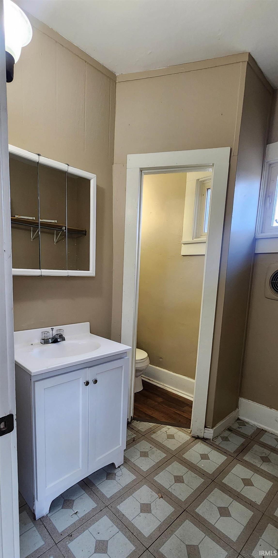 Photo 7 of 1714 Nelson Street