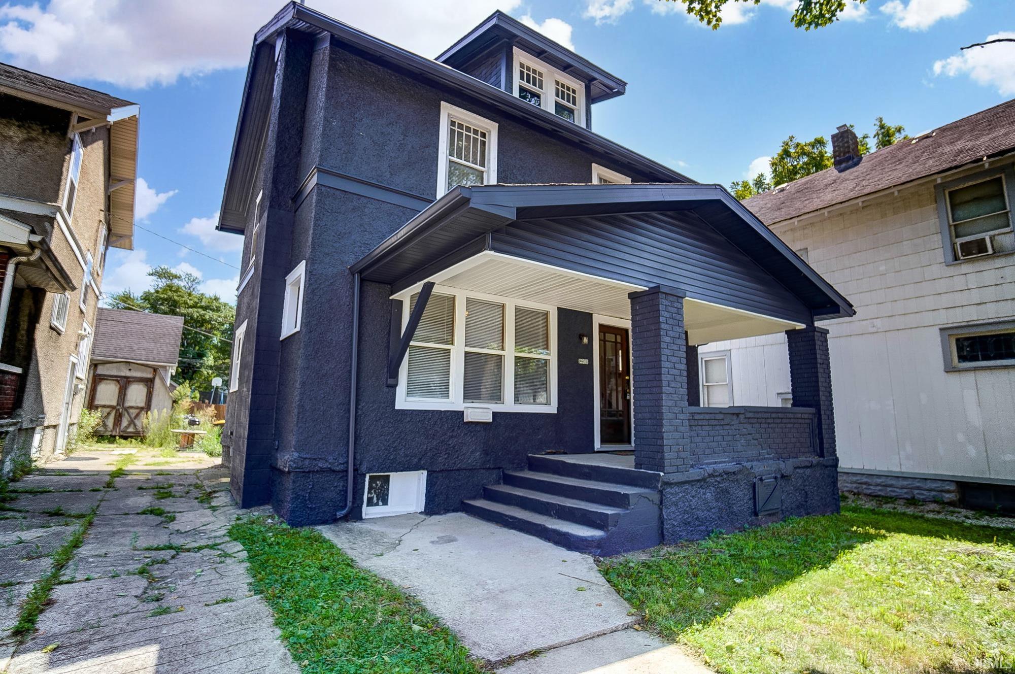 Photo 1 of 2911 Broadway