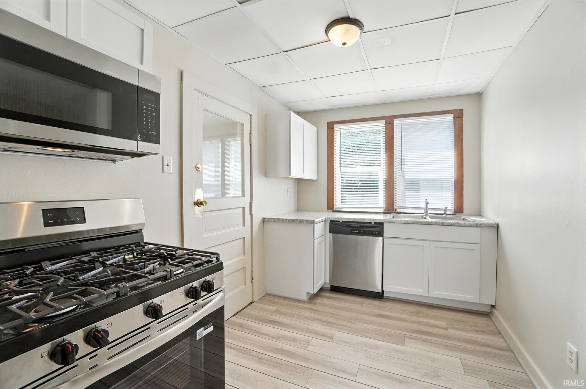 Photo 11 of 2911 Broadway