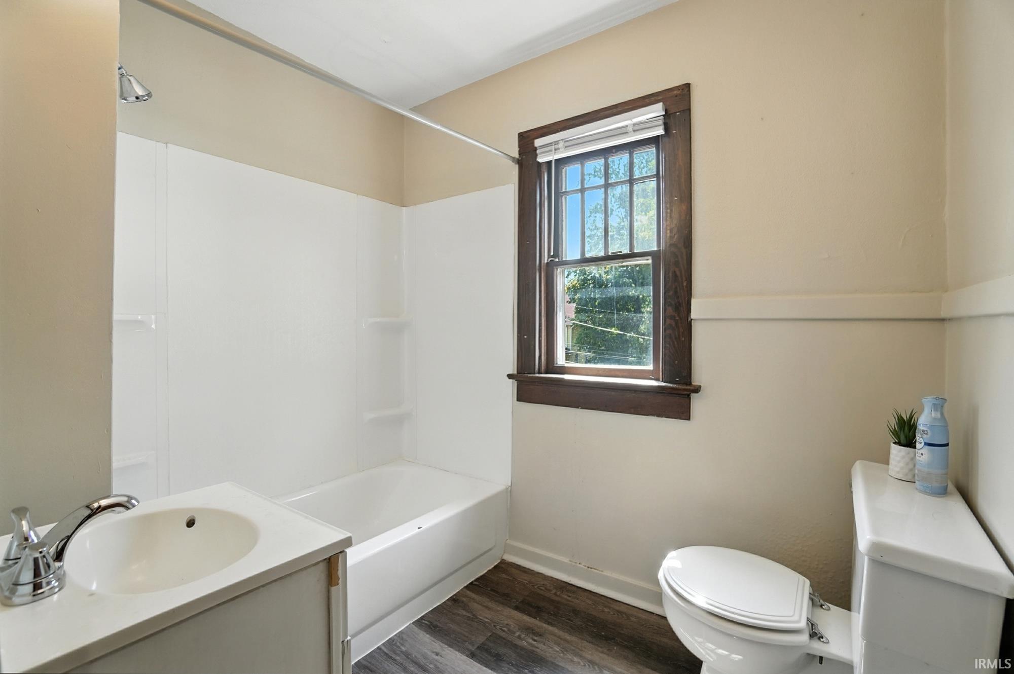 Photo 21 of 2911 Broadway