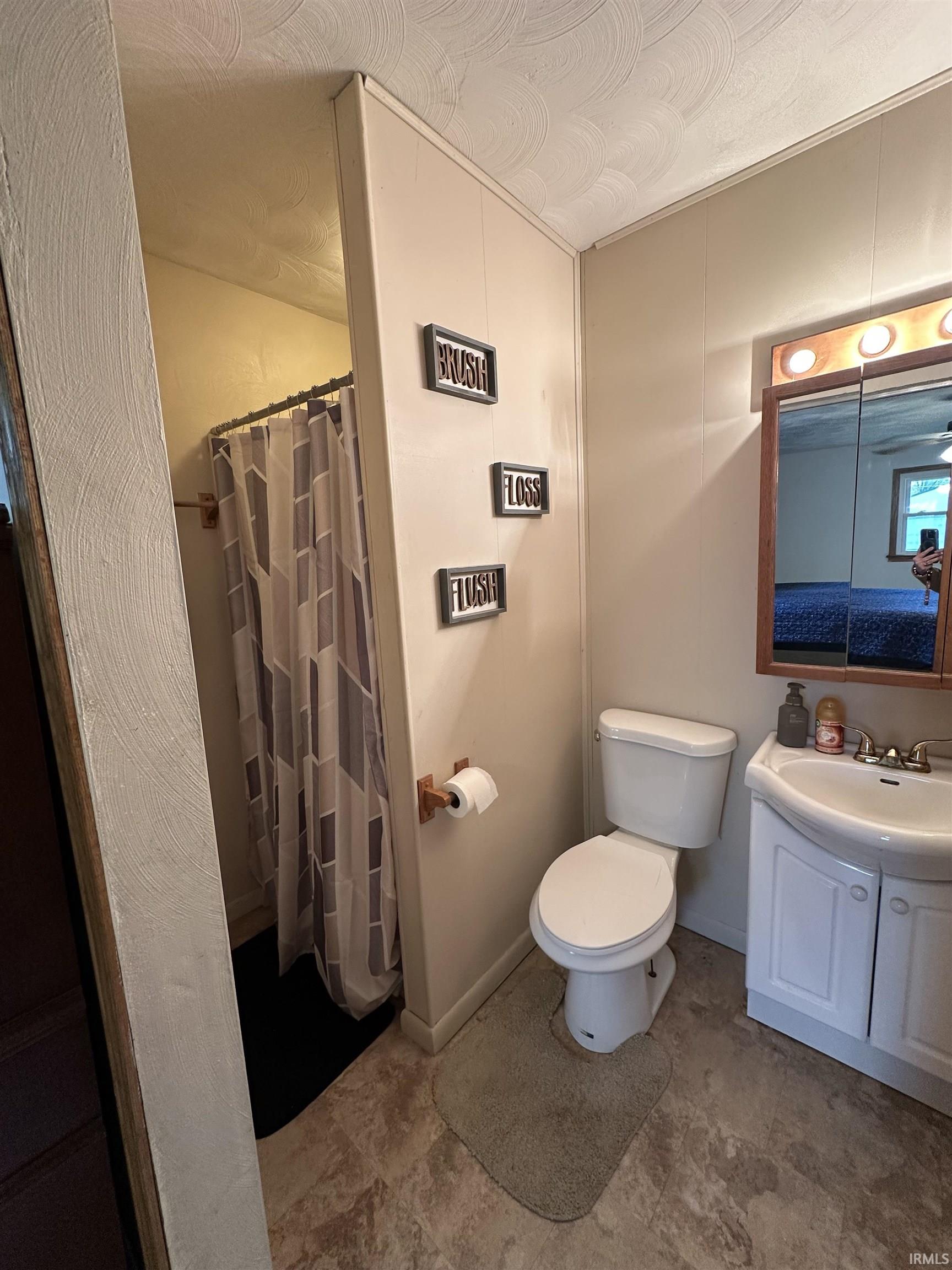 Photo 14 of 1863 S Lakeview Estate