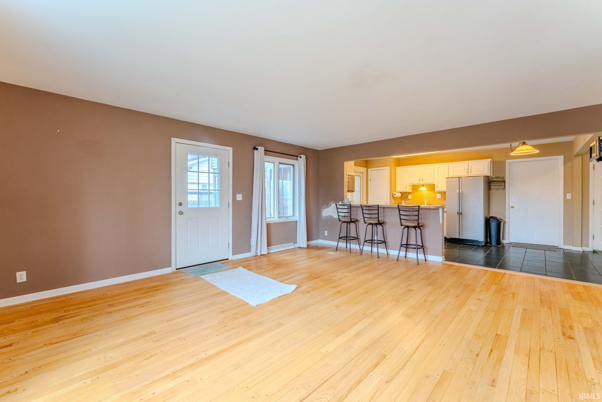 Photo 11 of 860 Cambridge Drive