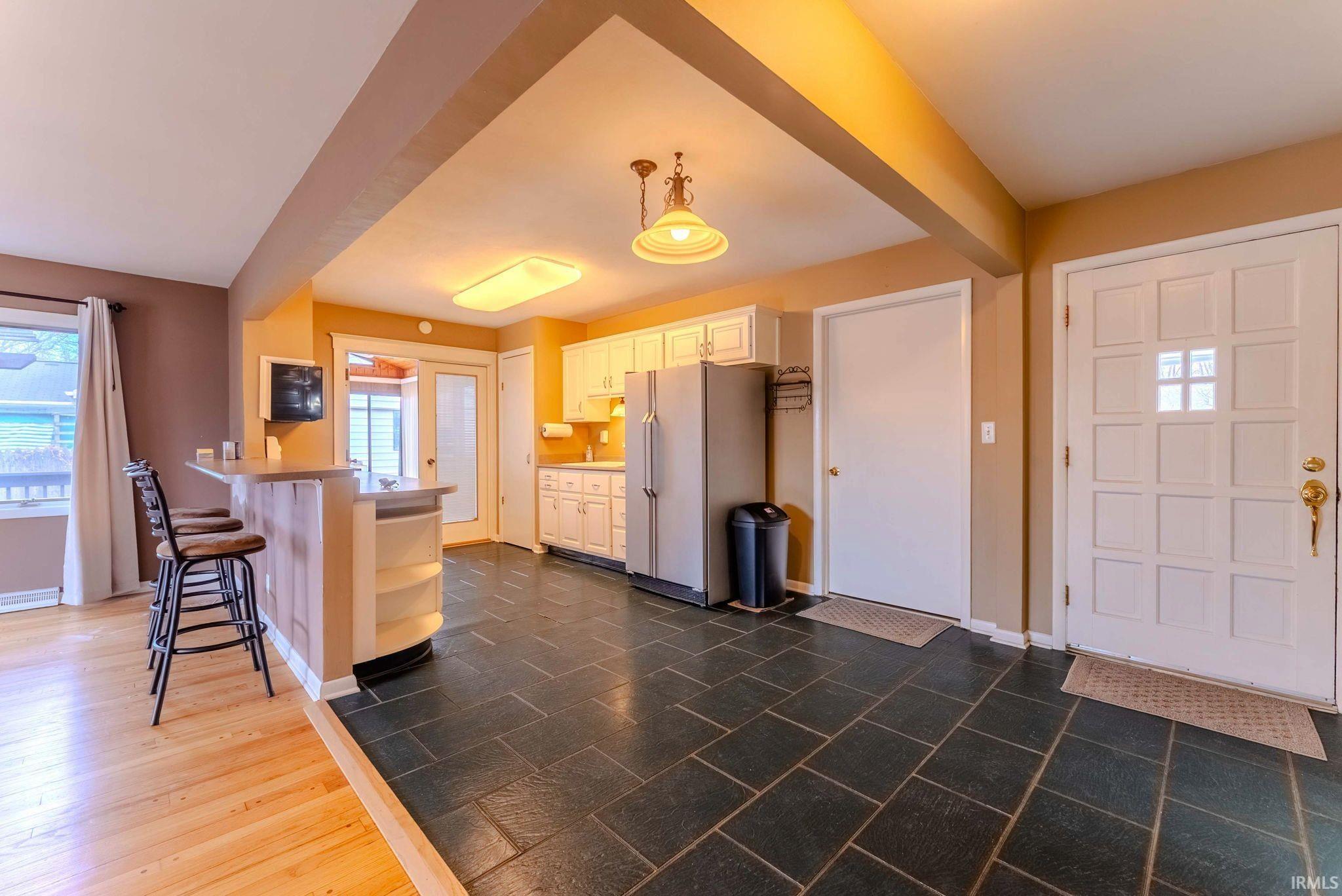 Photo 12 of 860 Cambridge Drive