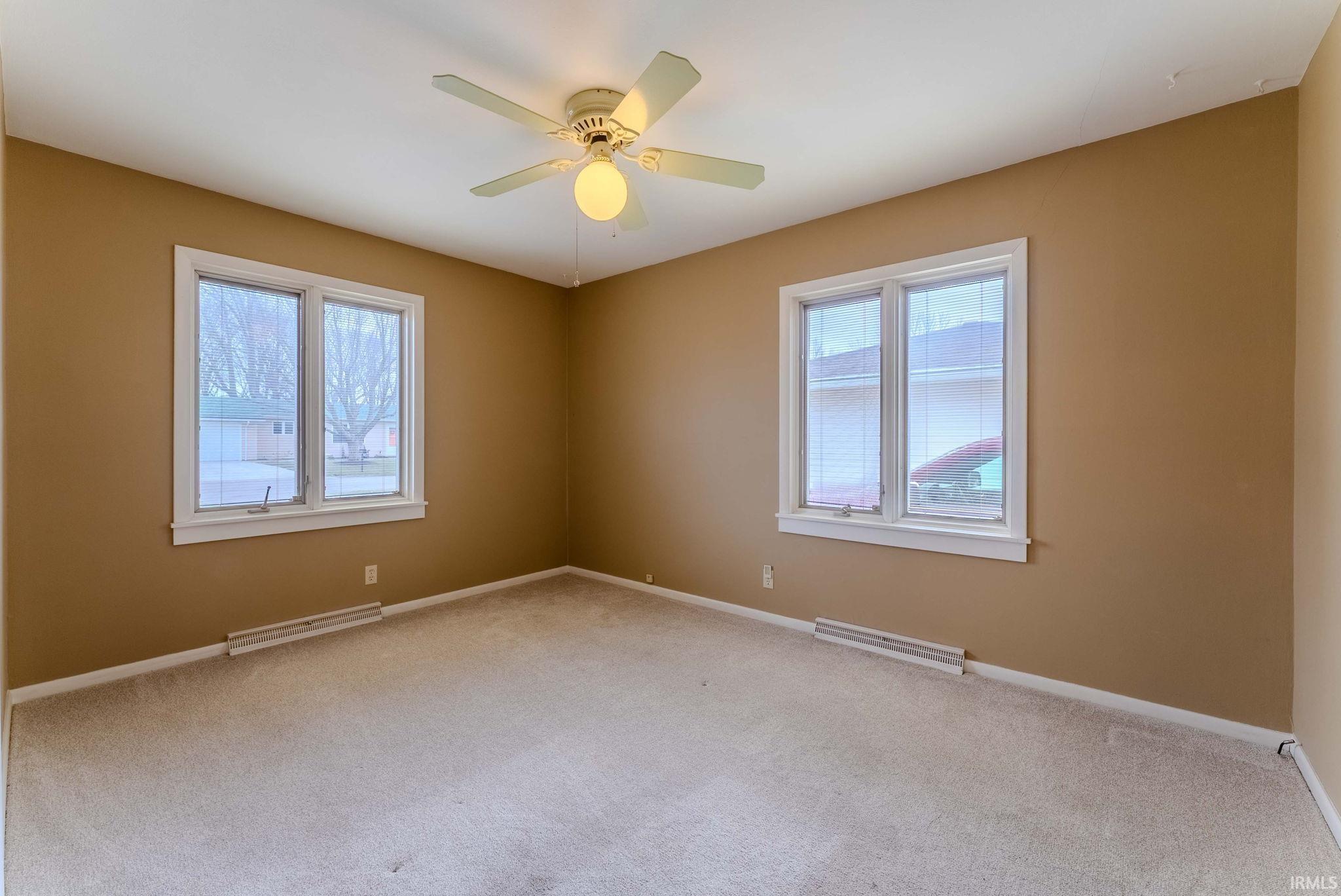 Photo 17 of 860 Cambridge Drive