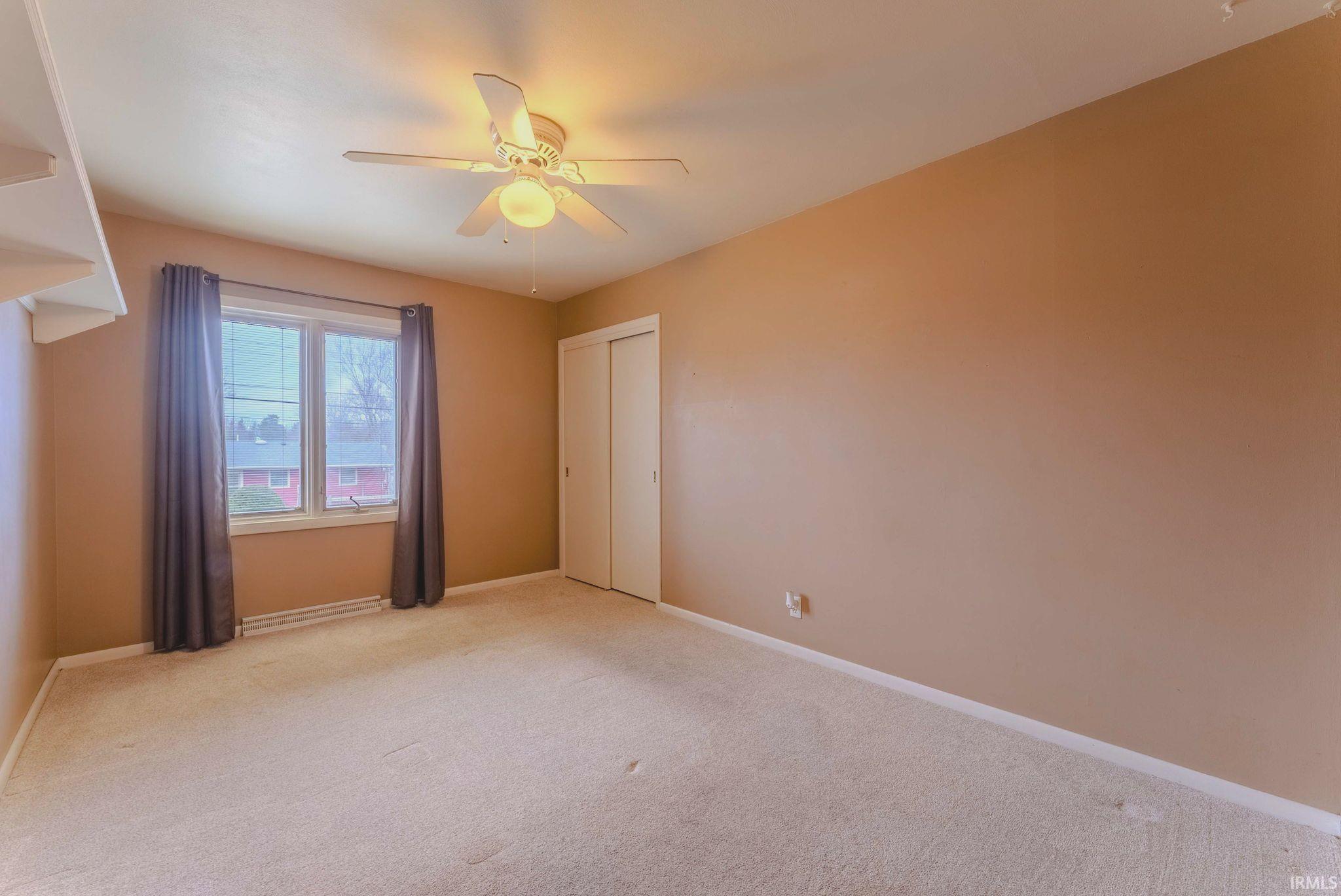 Photo 23 of 860 Cambridge Drive