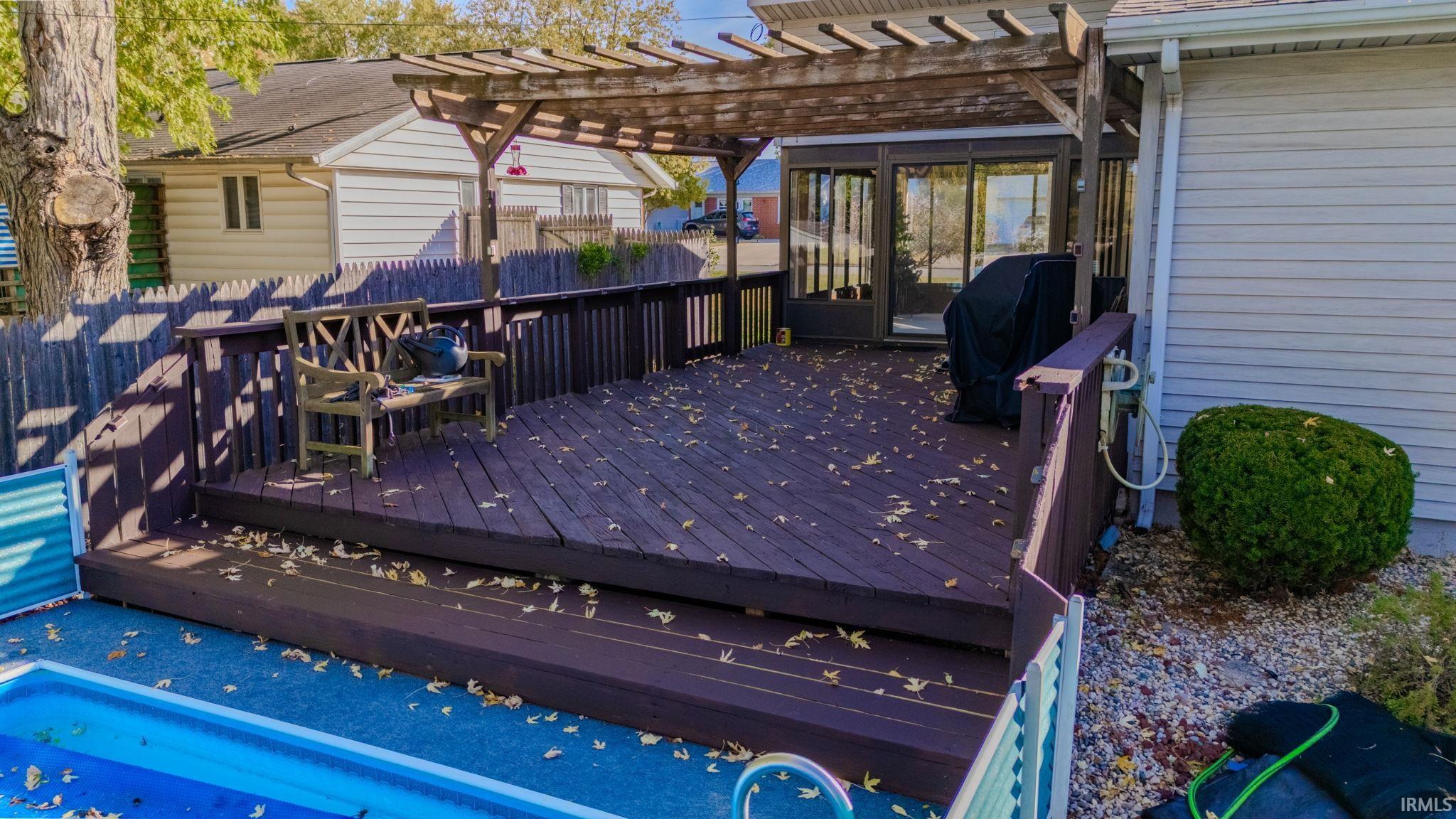 Photo 3 of 860 Cambridge Drive