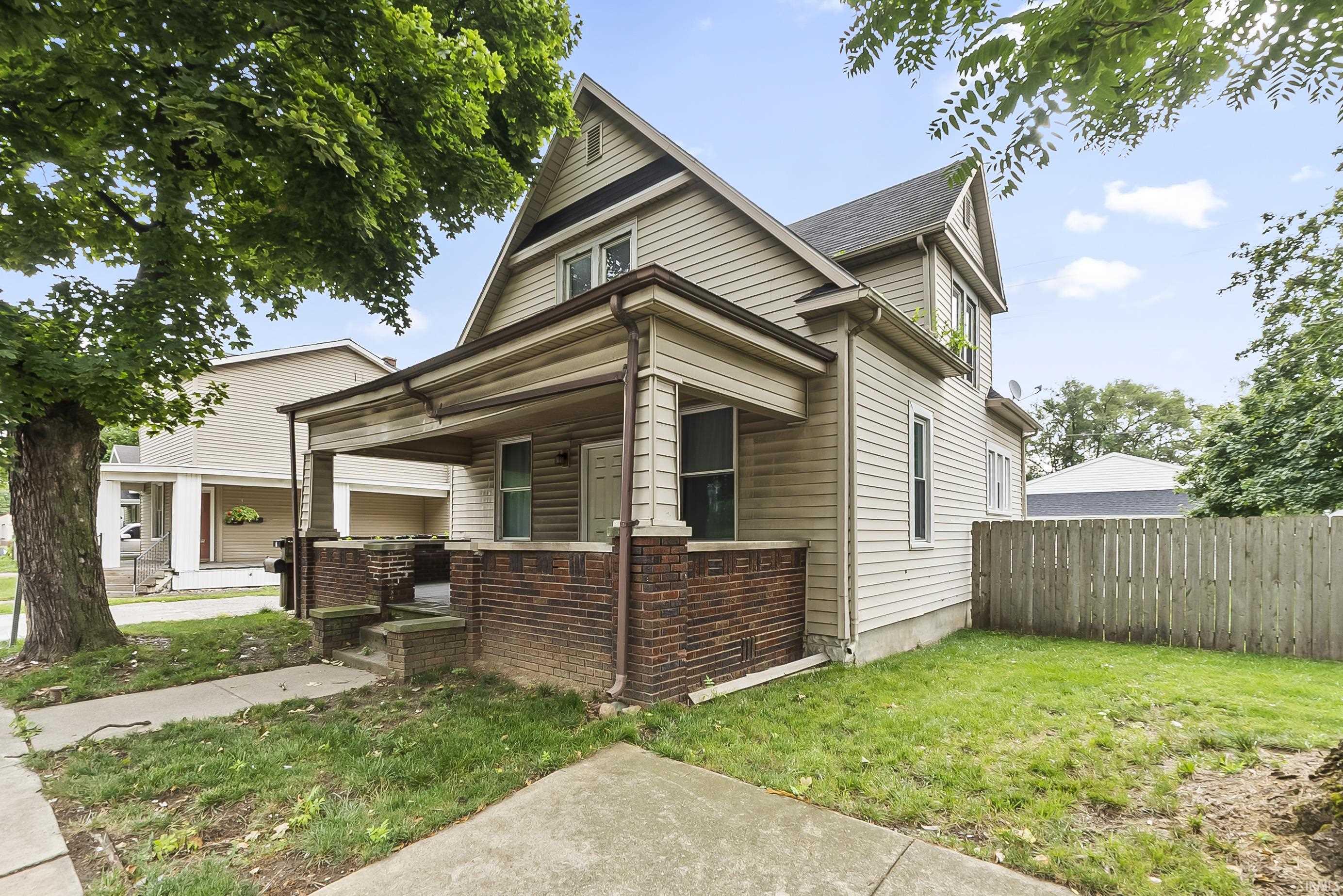 Photo 1 of 2404 N Clinton Street