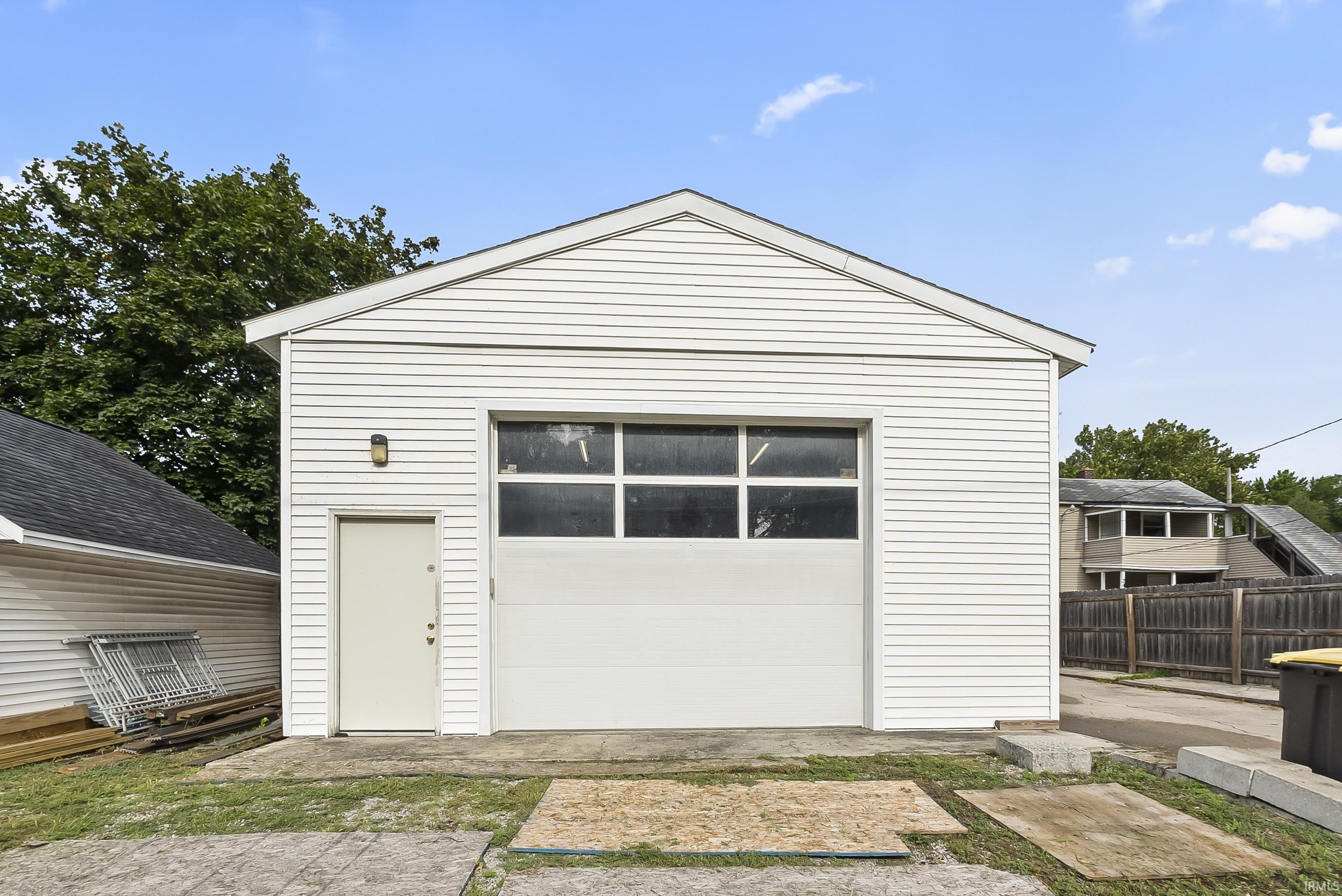 Photo 27 of 2404 N Clinton Street