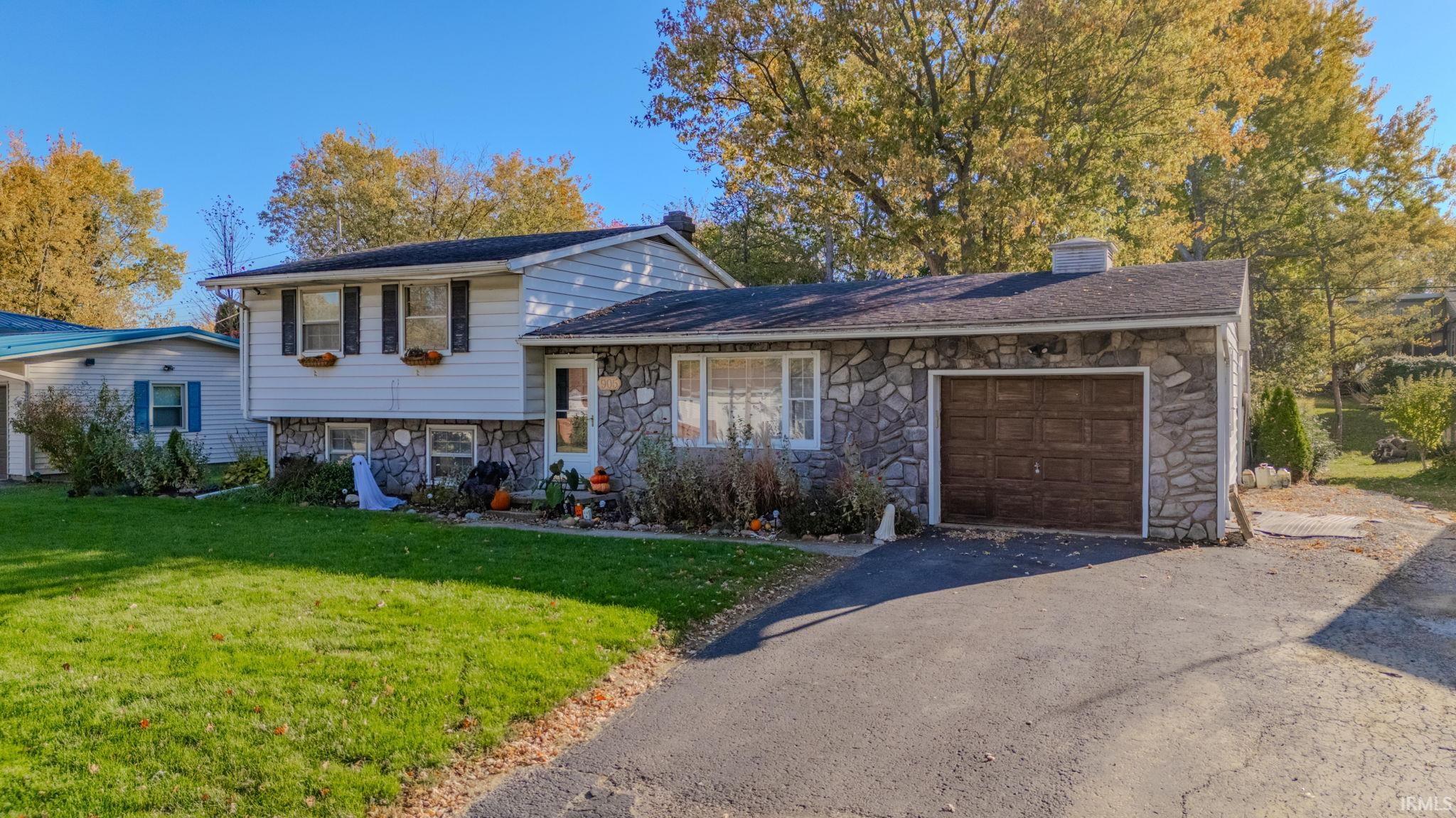 Photo 0 of 905 Sunset Drive