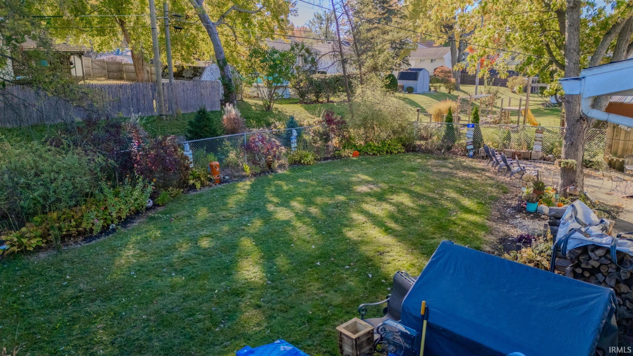 Photo 2 of 905 Sunset Drive