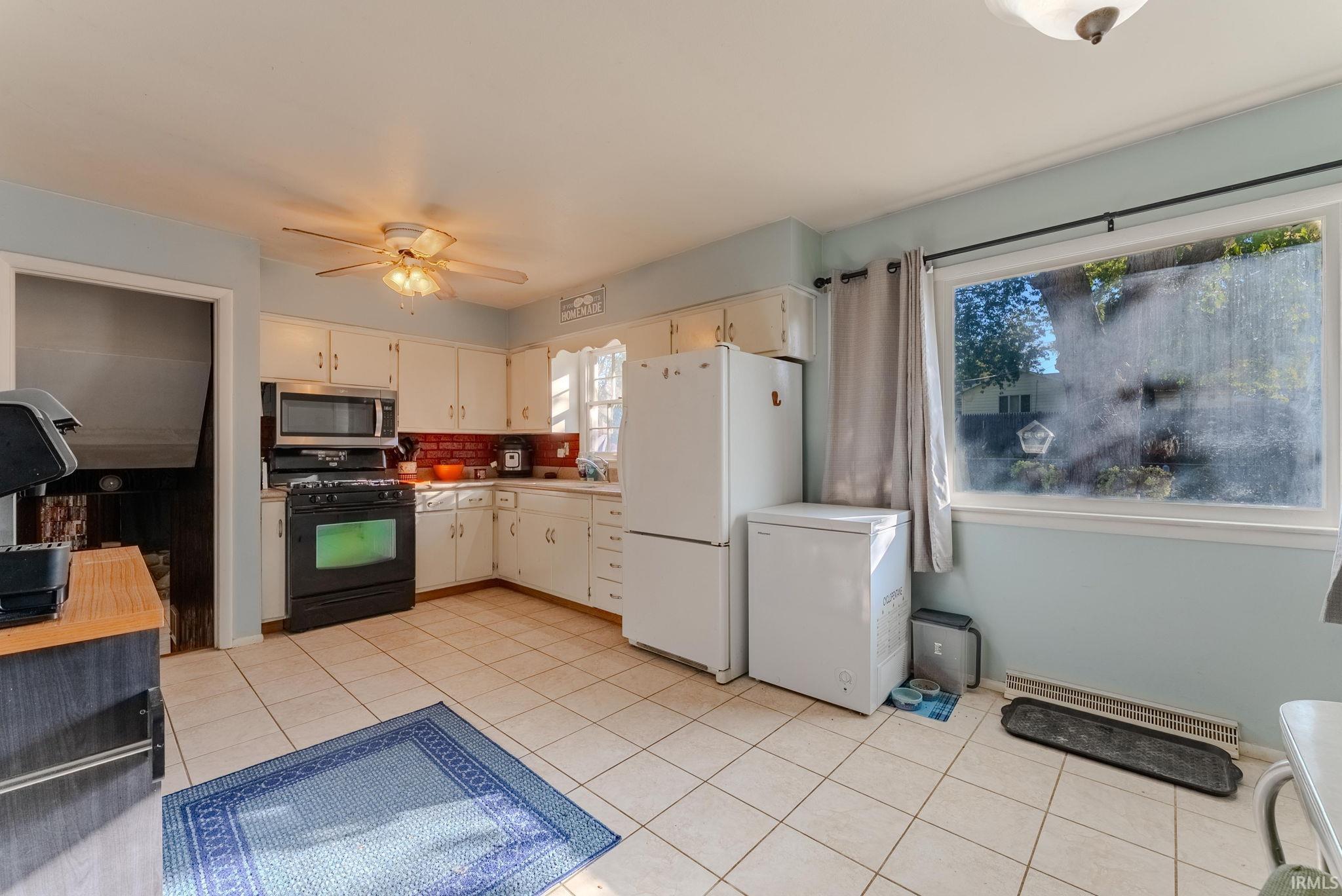 Photo 7 of 905 Sunset Drive